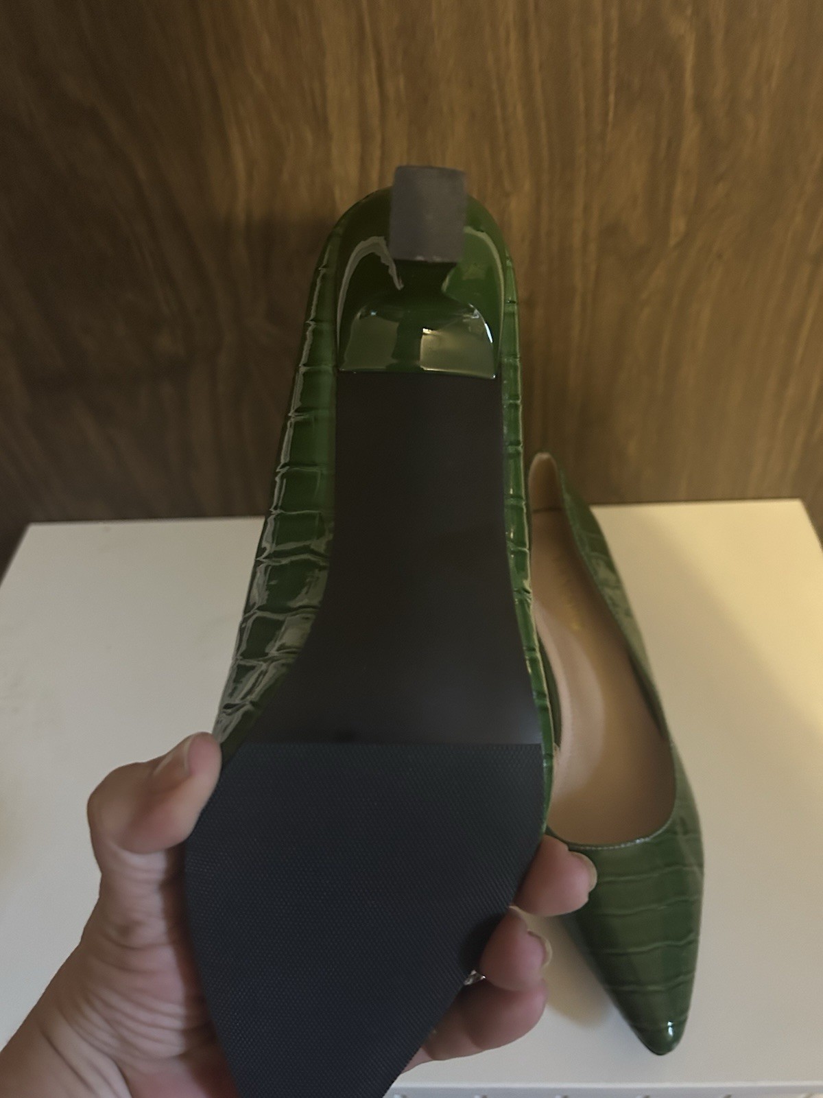 YOUNGSHOW Green Croc Embossed Pointed Toe Slip On Pump Heel Womens 9 M