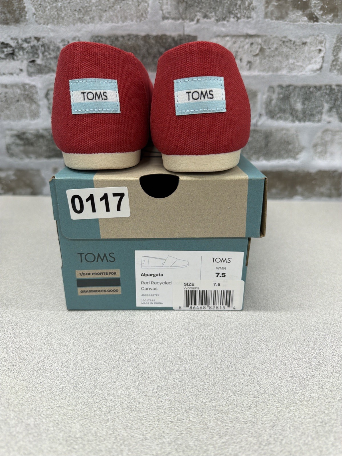 Tom’s Women Classic Flat Shoe Red Loafers Canvas Size 7.5 Slip On Alpargata NWT