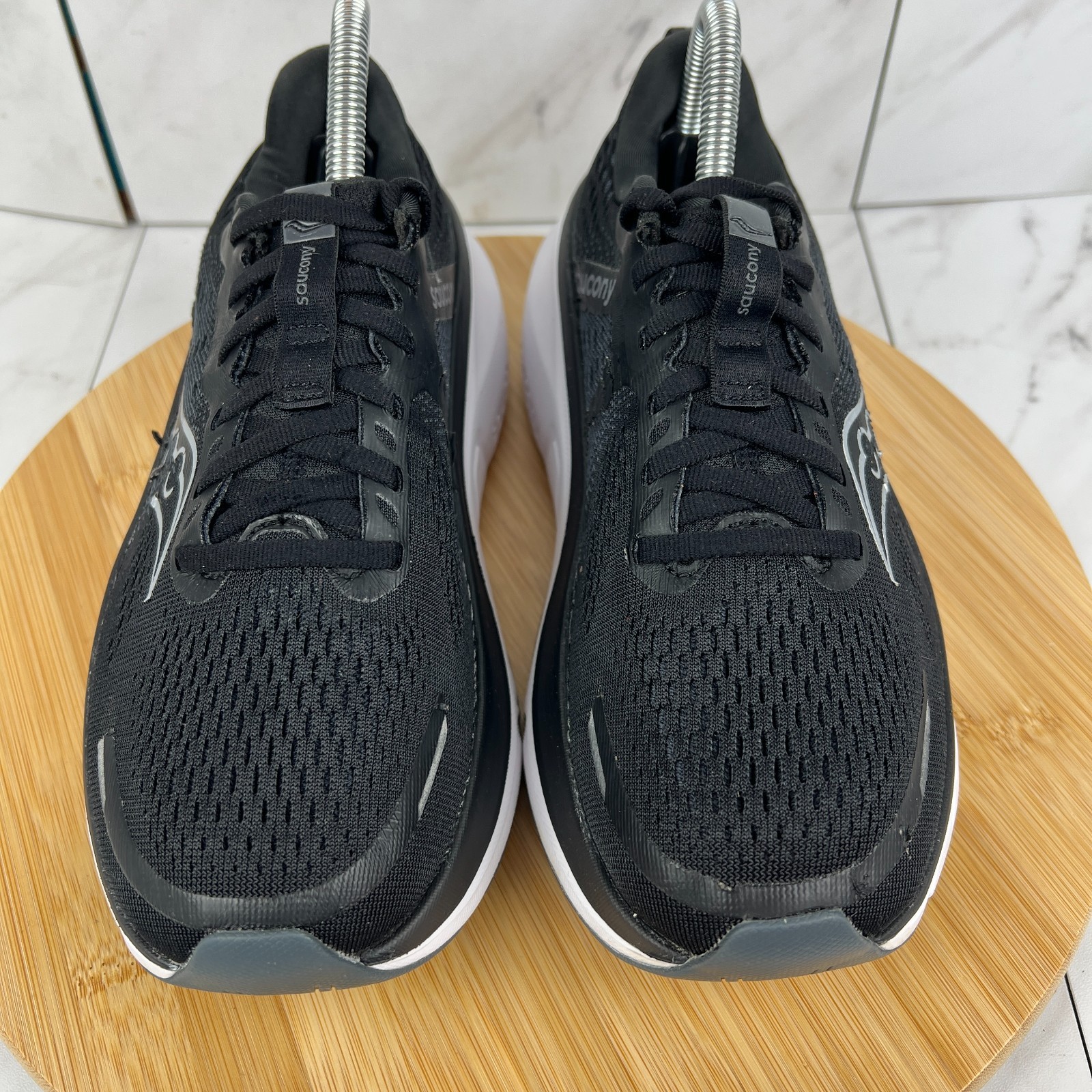 Saucony Guide 18 Womens Size 8 Black White Running Walk Gym Shoes S10998-100