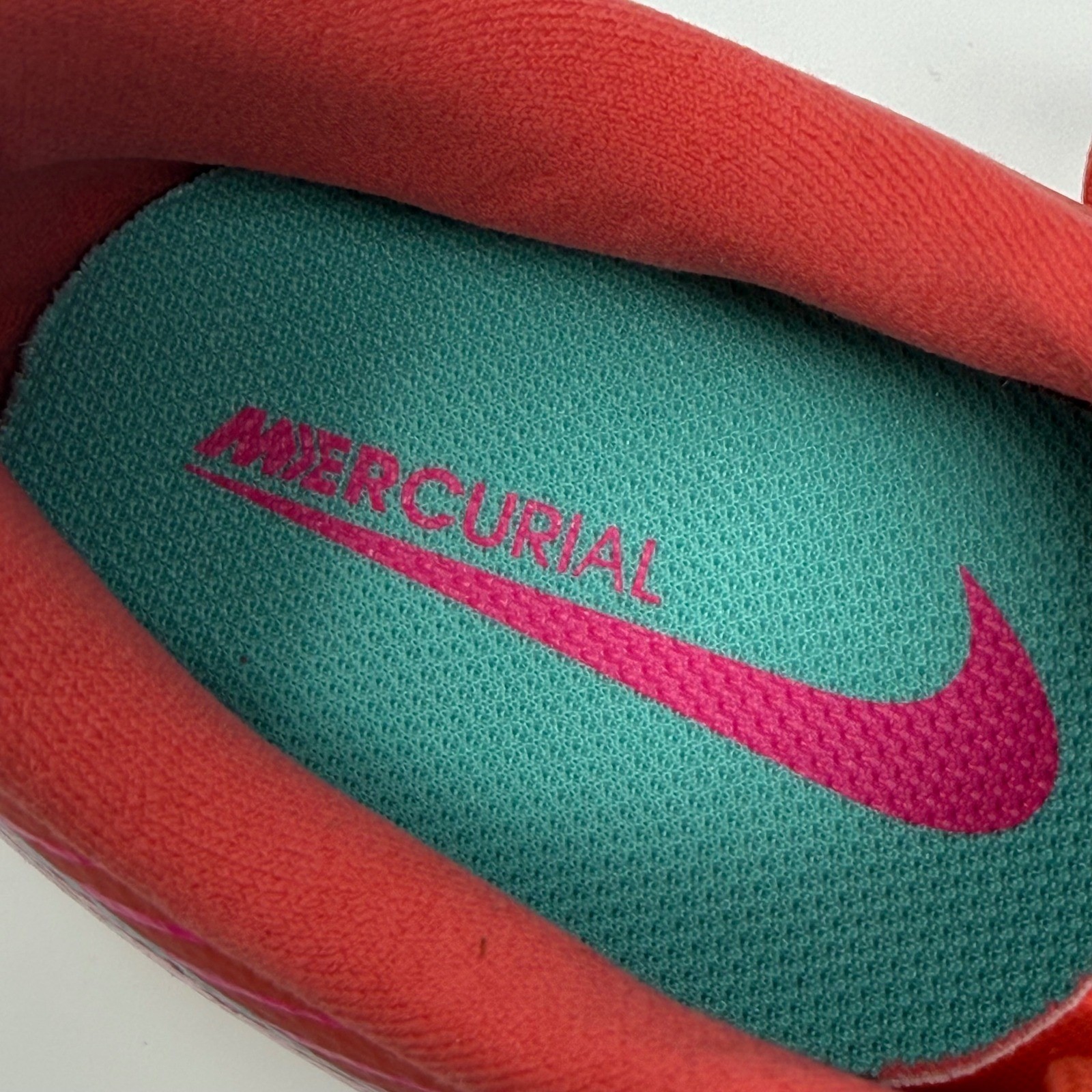 Nike Air Zoom Mercurial Vapor 15 Academy Soccer Shoes Mens 4 Womens 5.5 NEW