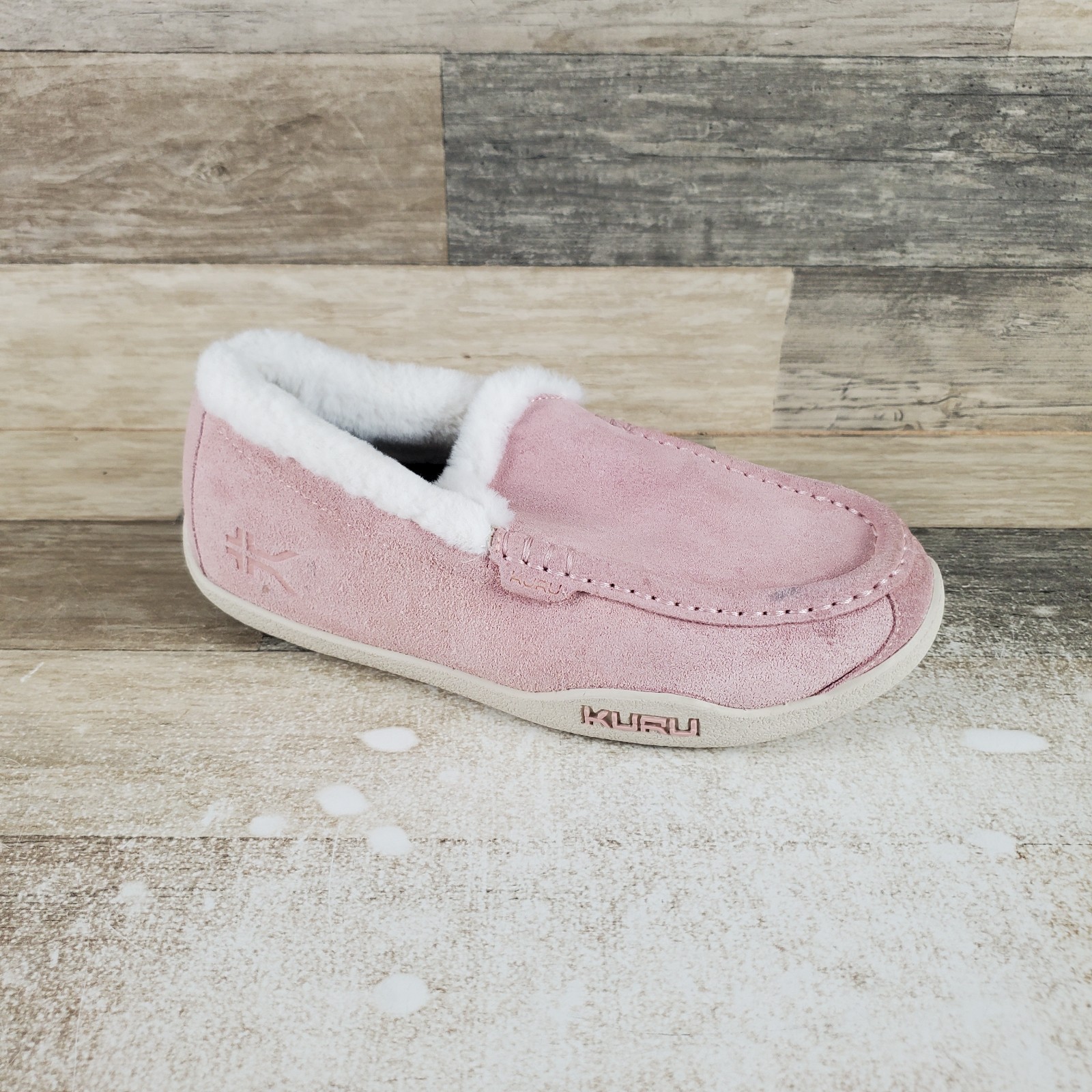 KURU Loft Womens Moccasin Slipper Sz 7.5 M Soft Pink Vanilla Suede Slip On