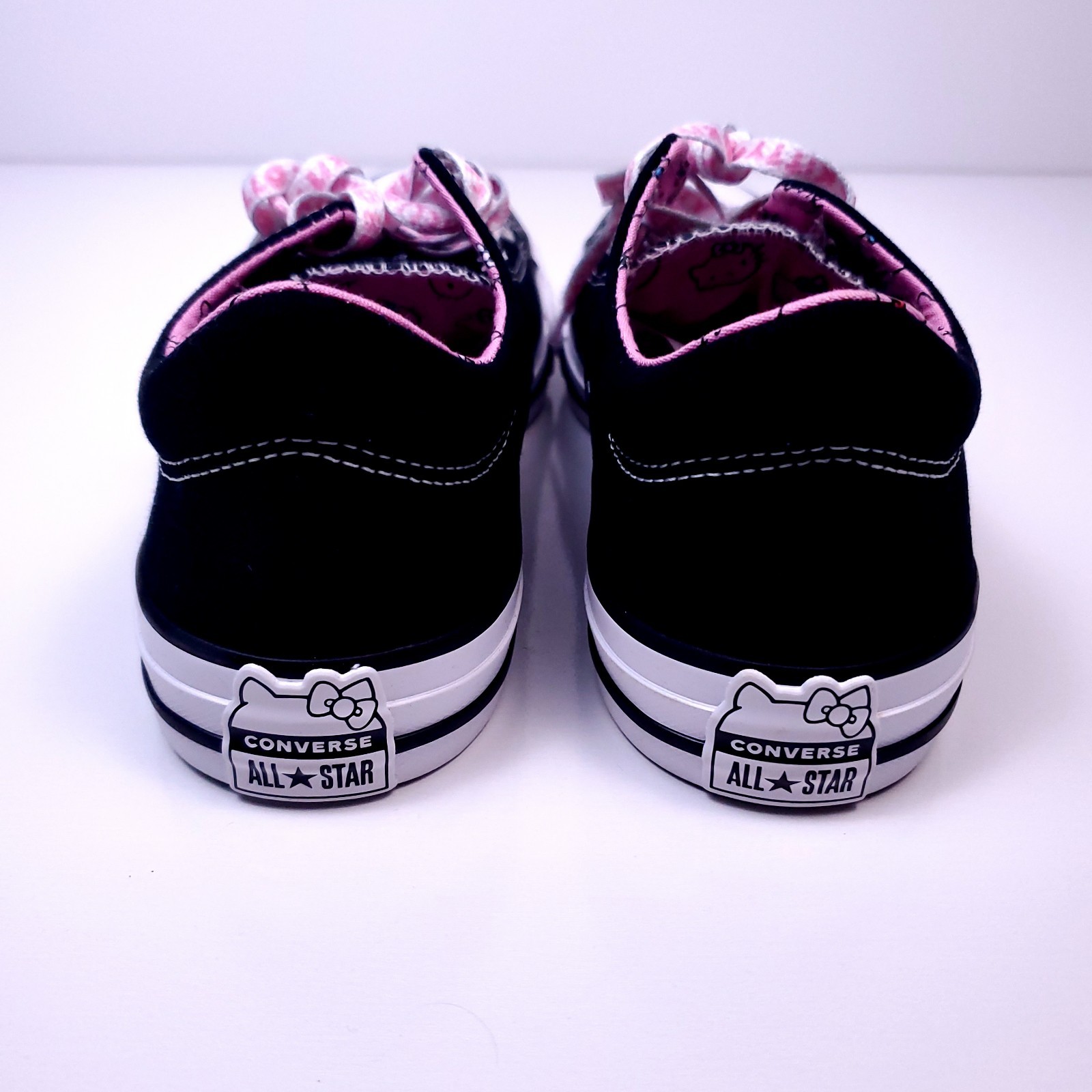 Converse Chuck Taylor All Star Madison Ox Hello Kitty Women’s Size 8.5 Low Top