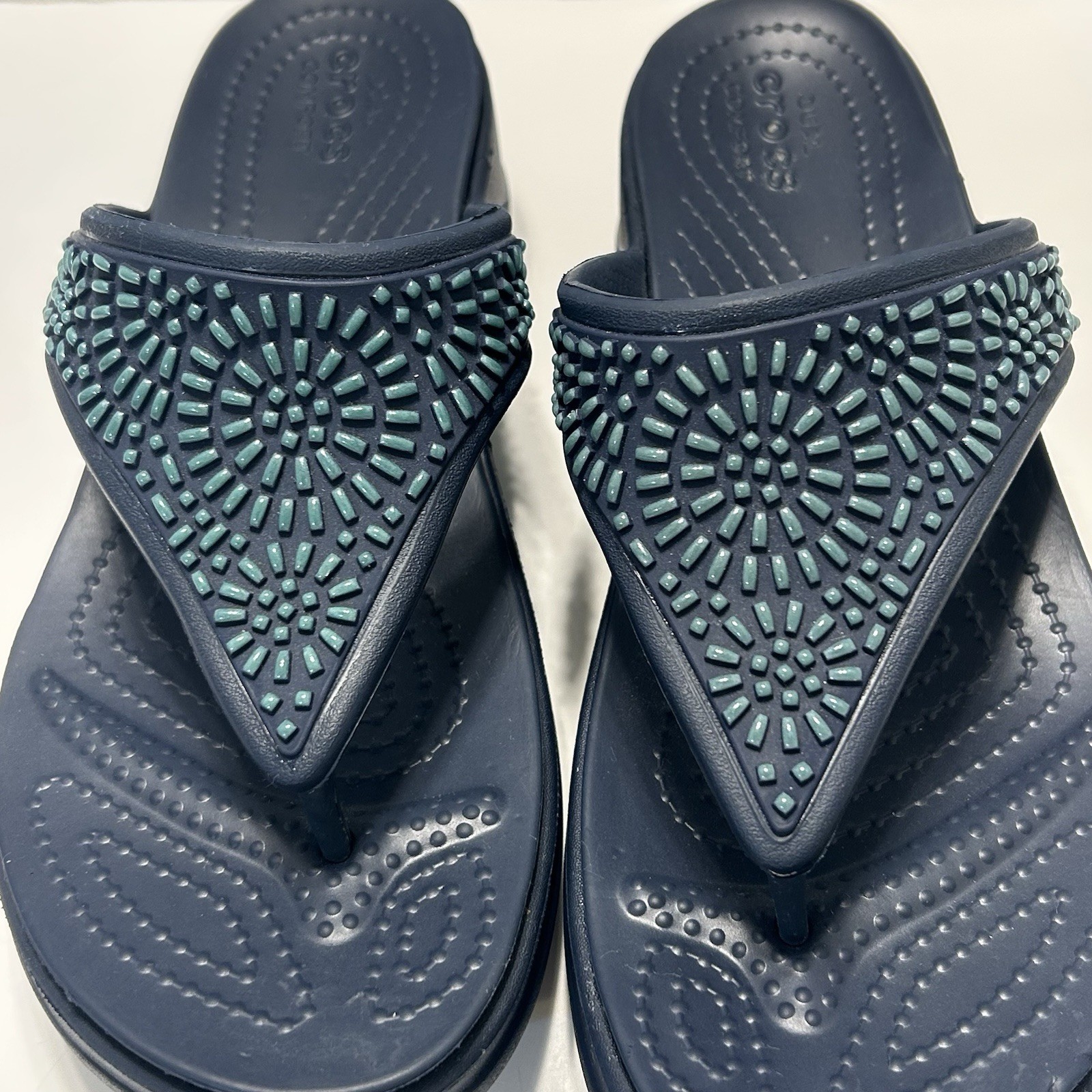 Crocs Monterey Diamante Wedge Thong Sandal Women’s 8 Navy Blue Embellished
