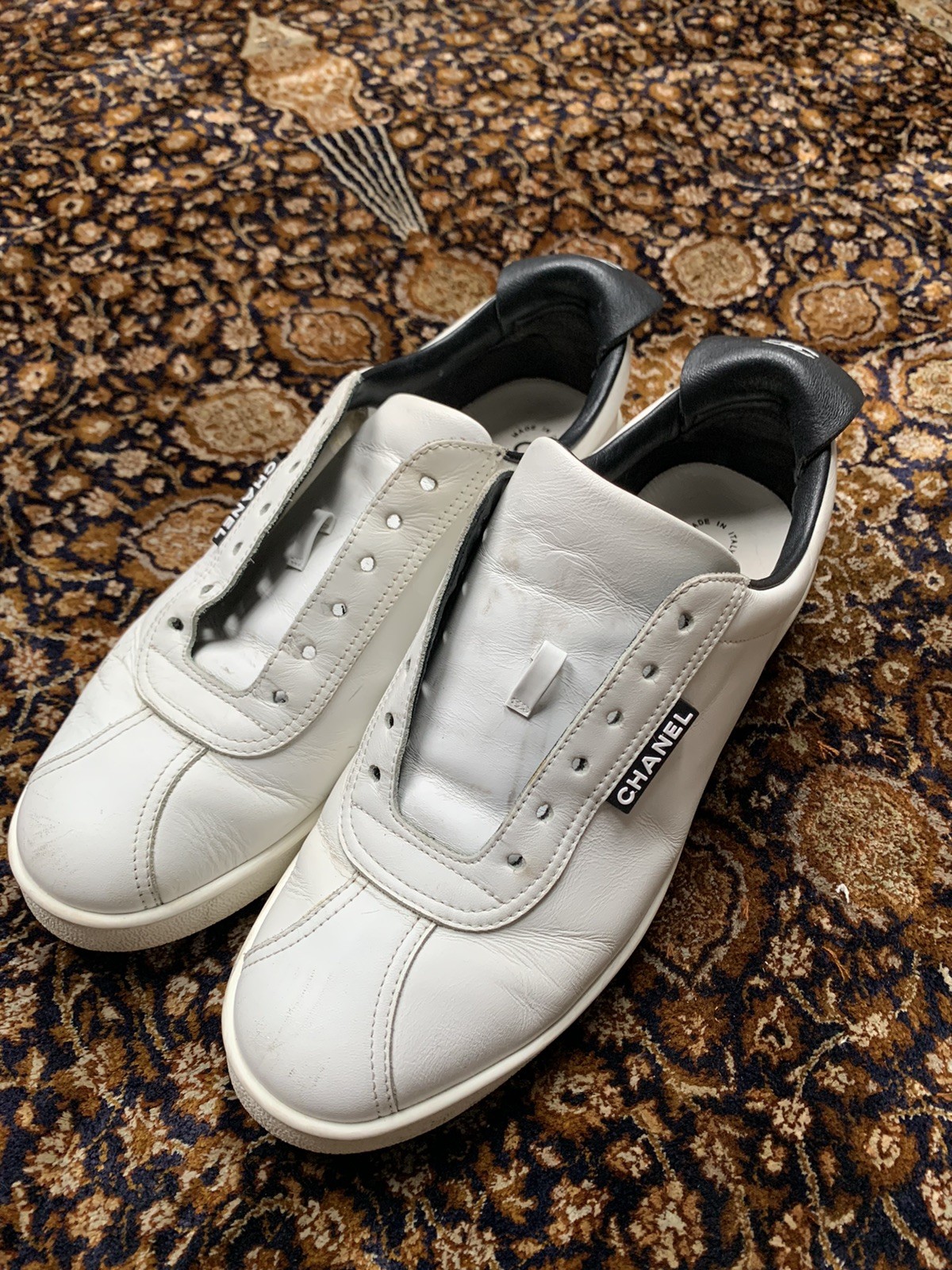 Chanel Low Top Sneakers White Calfskin Spellout 2 Cs Pull Tab Womens 39.5 EU
