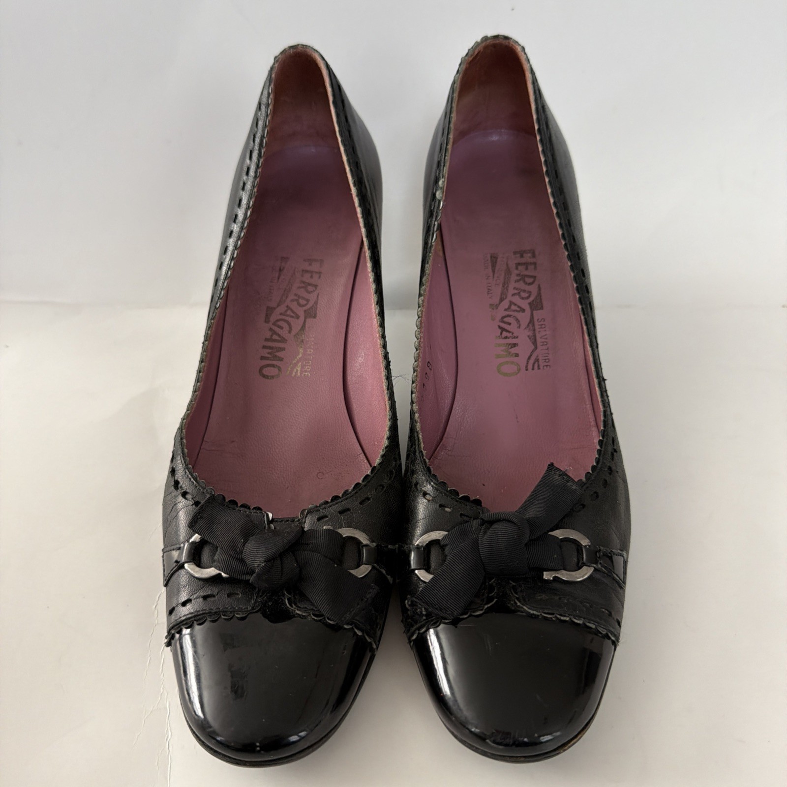 Salvatore Ferragamo Black Leather Patent Cap Toe Bow Pumps Women’s Size 7B
