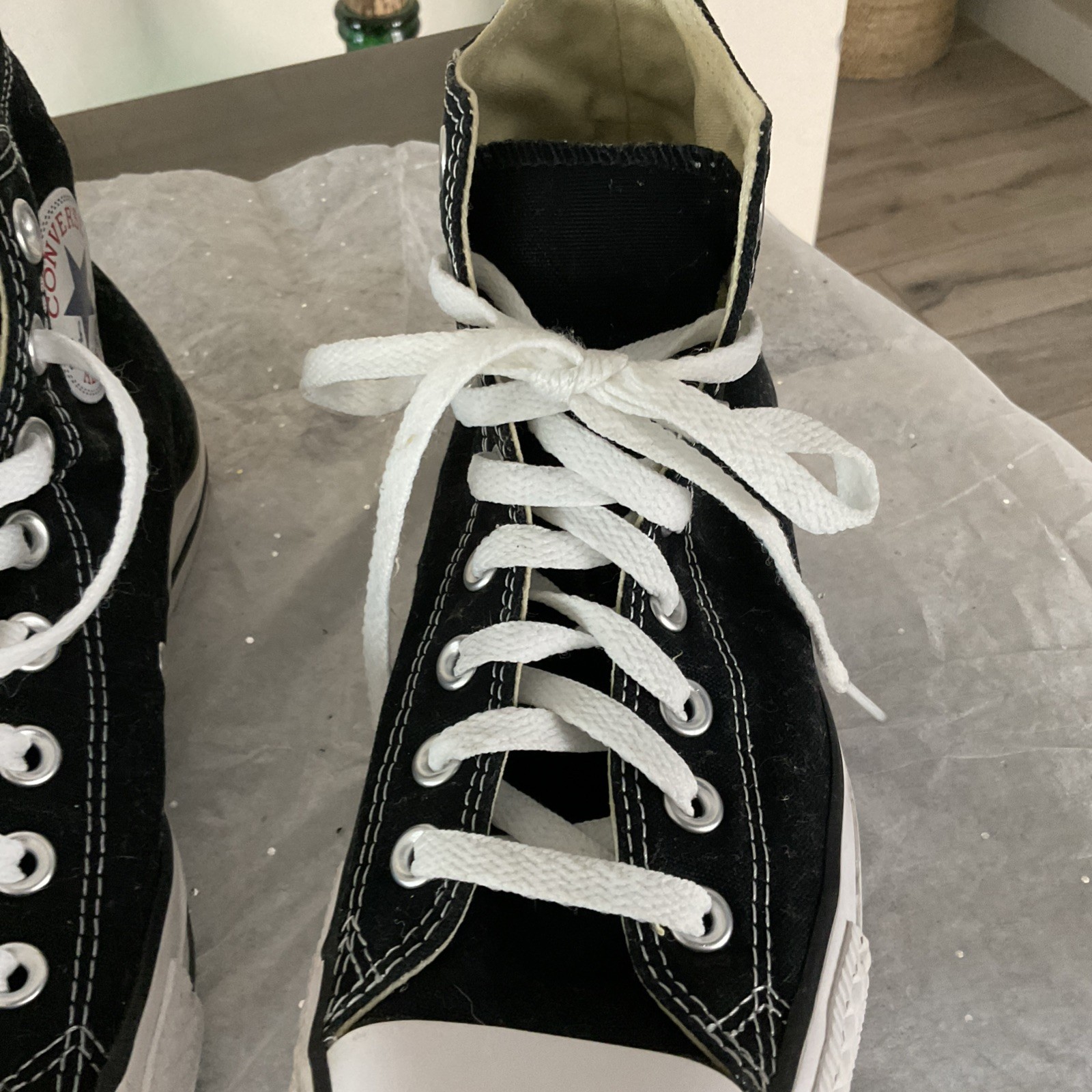 Converse Chuck Taylor All Star High Tops Black size 9