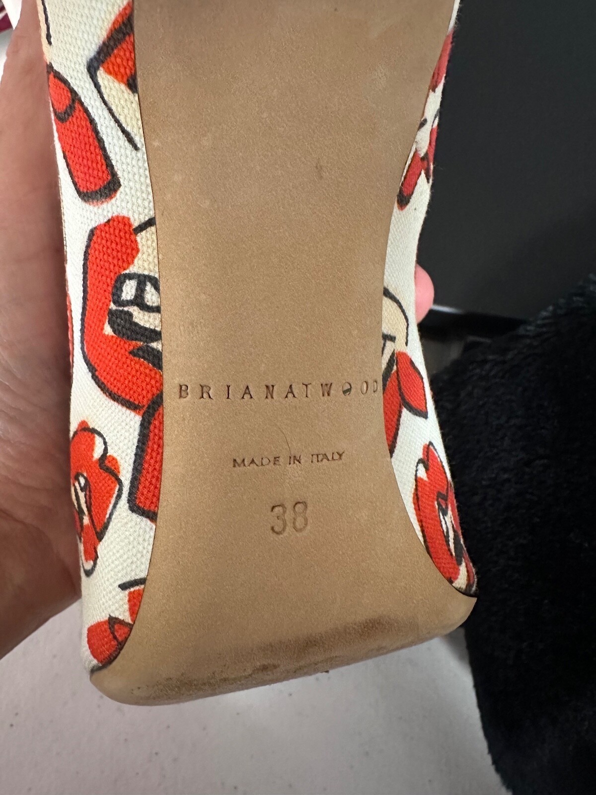 Brian Atwood Donald Robertson Pumps Women 38 Rare Lip Print Statement Heels Art