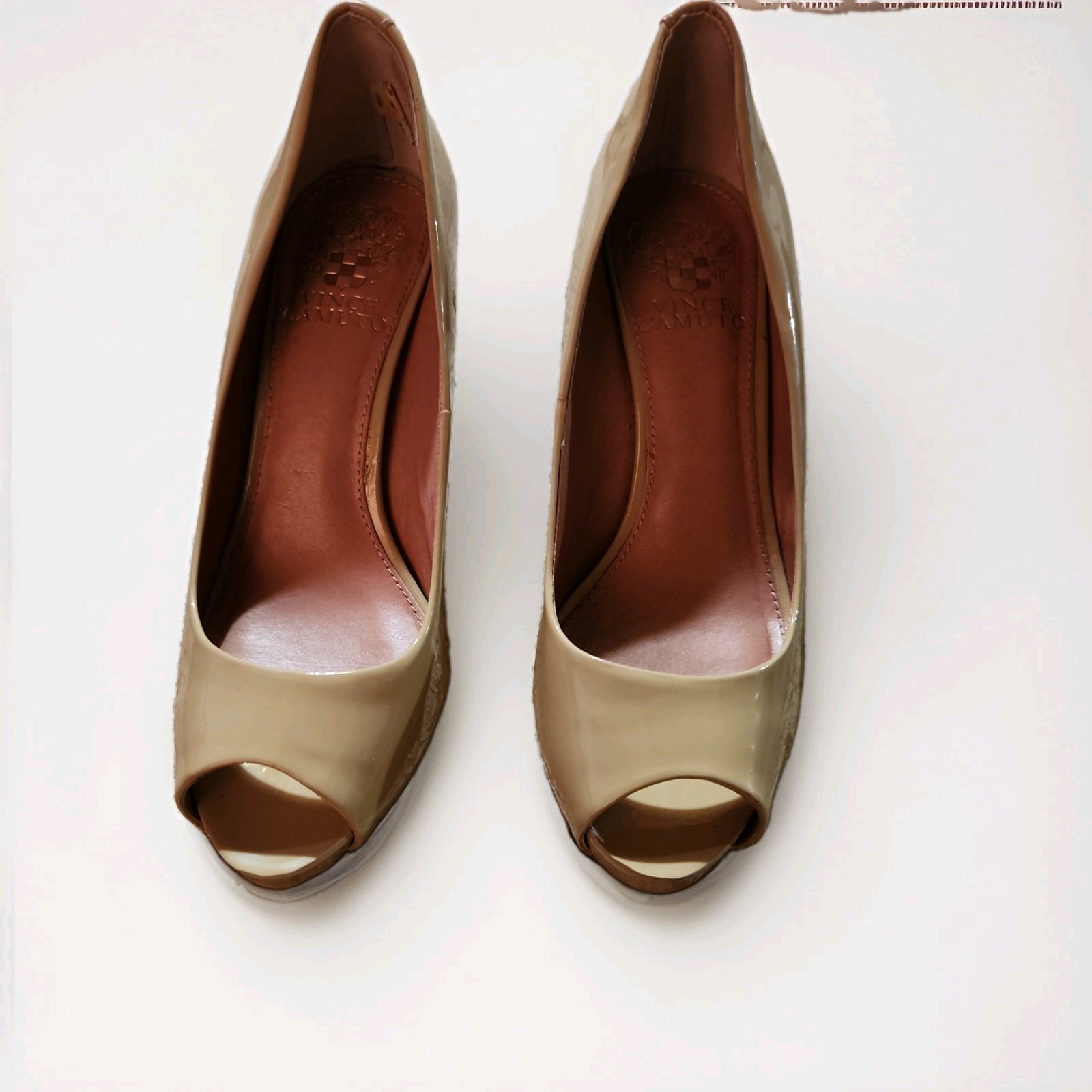 Vince Camuto Beige Patent Leather Peep Toe Stiletto Pumps Women’s Size 6M