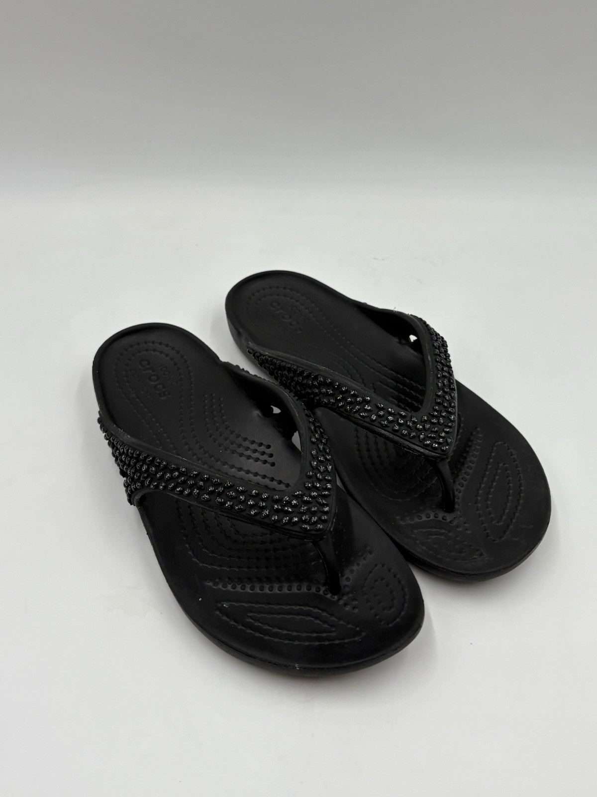 Crocs Sandals Womens Sz 5 Flip Flop Thong Black Beaded Slip On Comfort Logo
