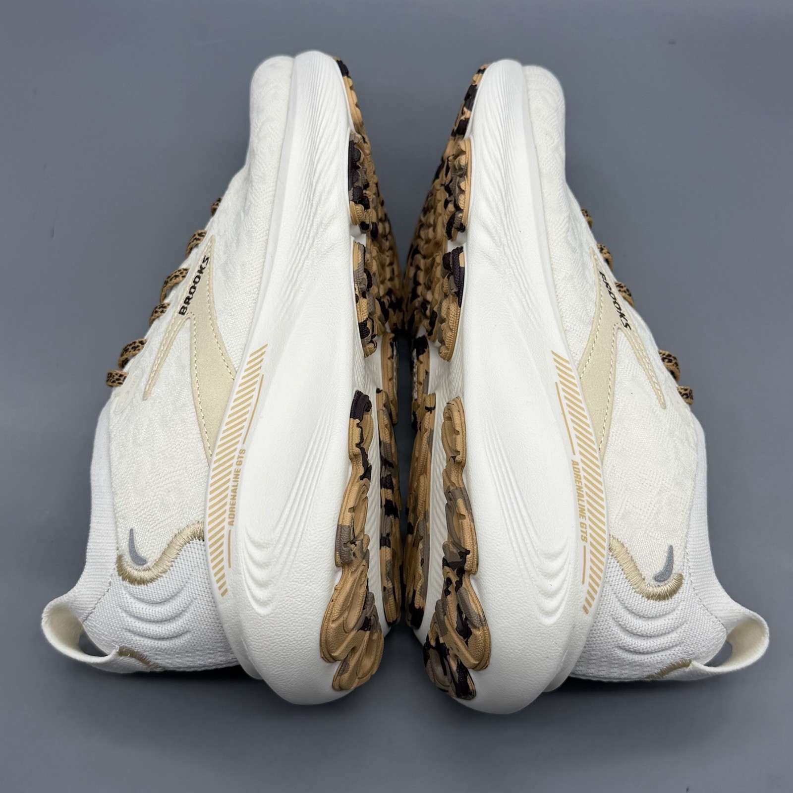 Brooks Adrenaline GTS 25 Women’s 6.5 Running Walking Shoes Coconut Crème Leopard