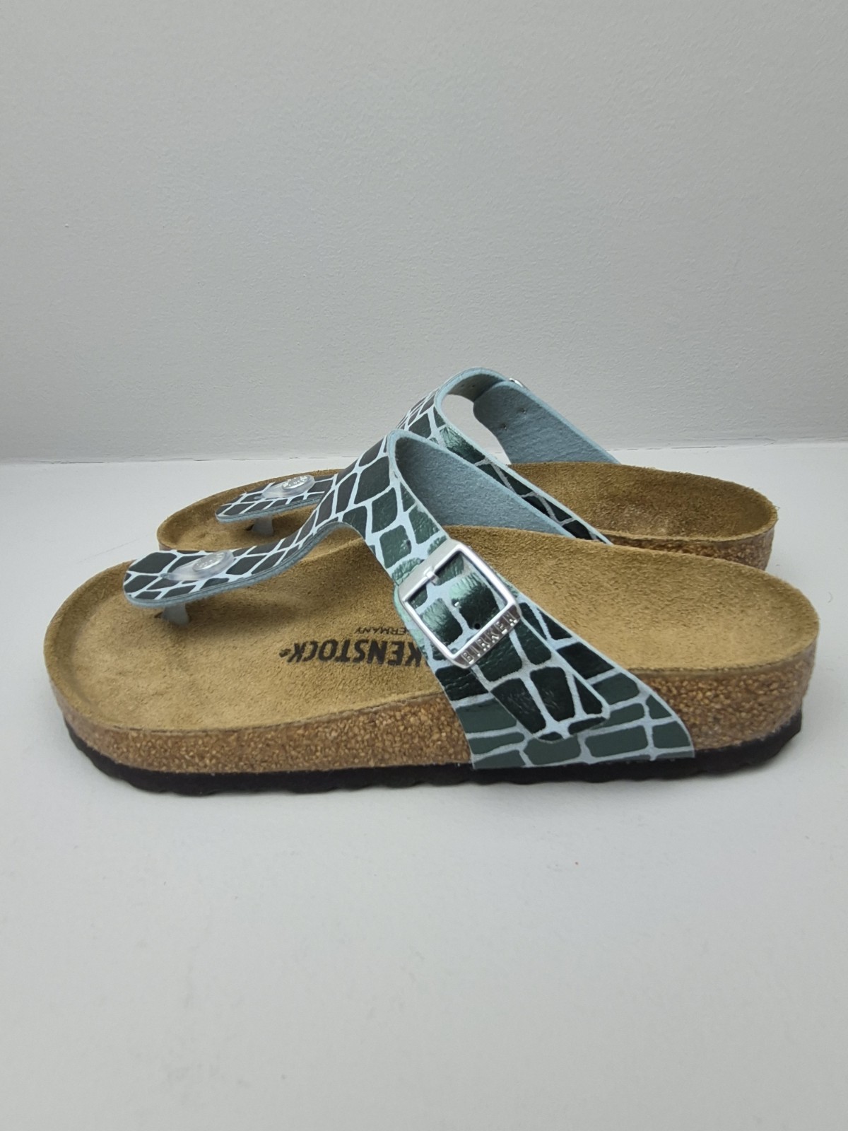 Birkenstock Gizeh Thong Sandals Gator Gleam Pearl Light Mint Silver women size 7