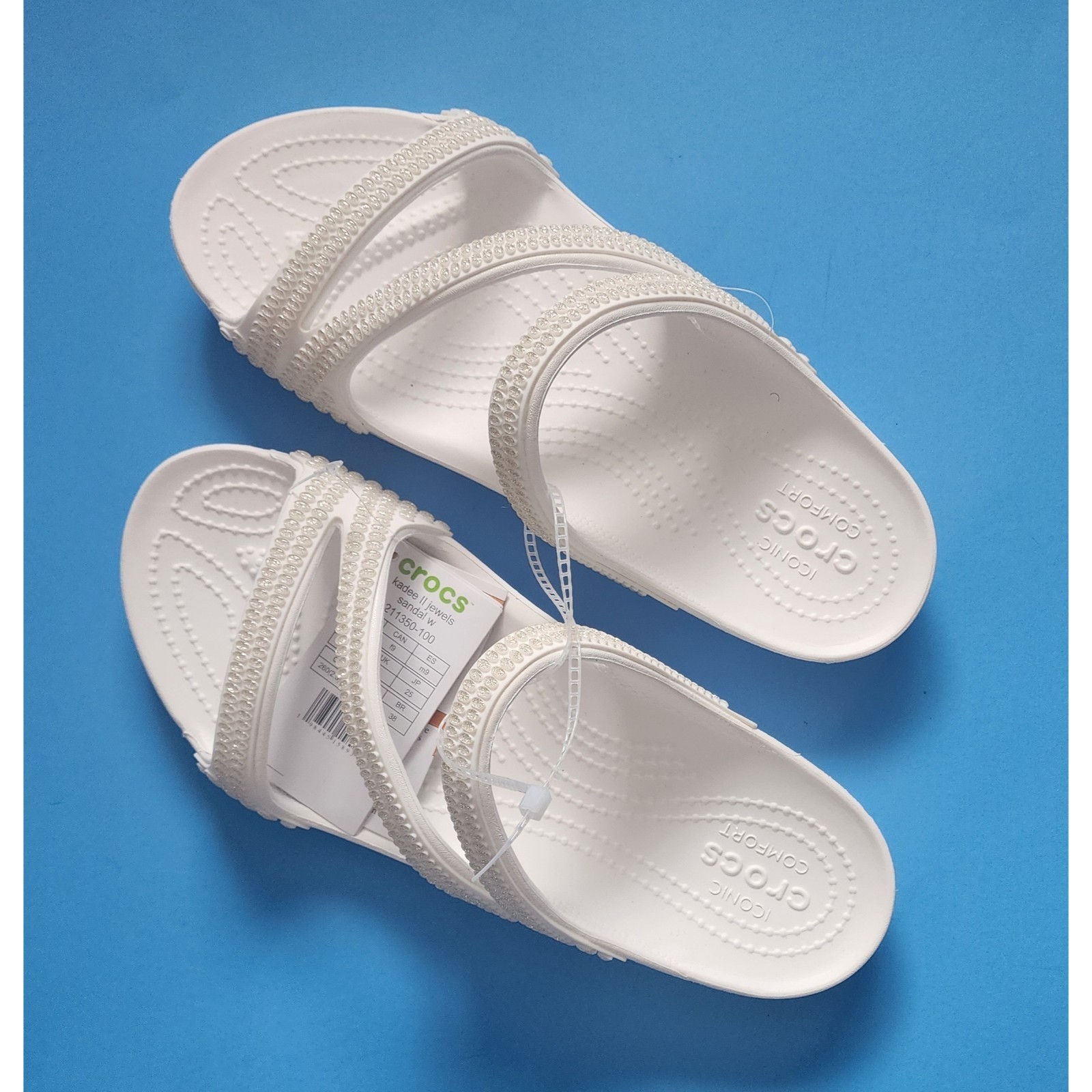 NWT Crocs Womens Kadee II Jewels Sandals Size 9 White Diamante Embellishments.