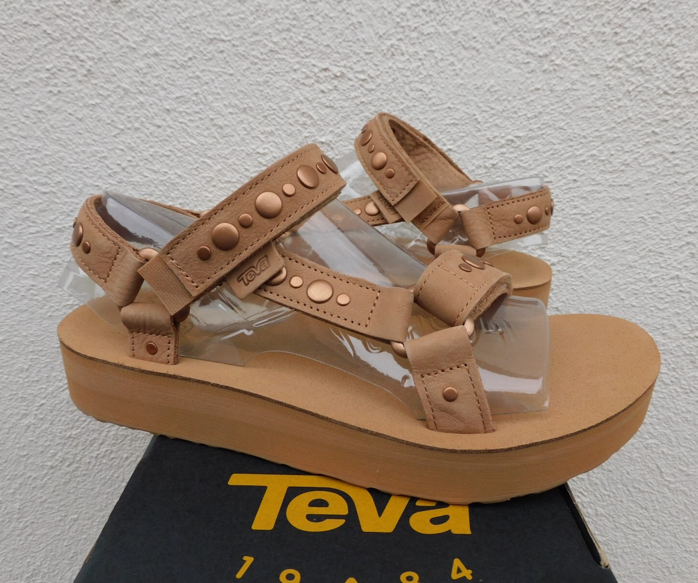 TEVA TANZINE MIDFORM UNIVERSAL STUDDED LEATHER SANDALS, WOMEN US 6/ EUR 37 ~NEW