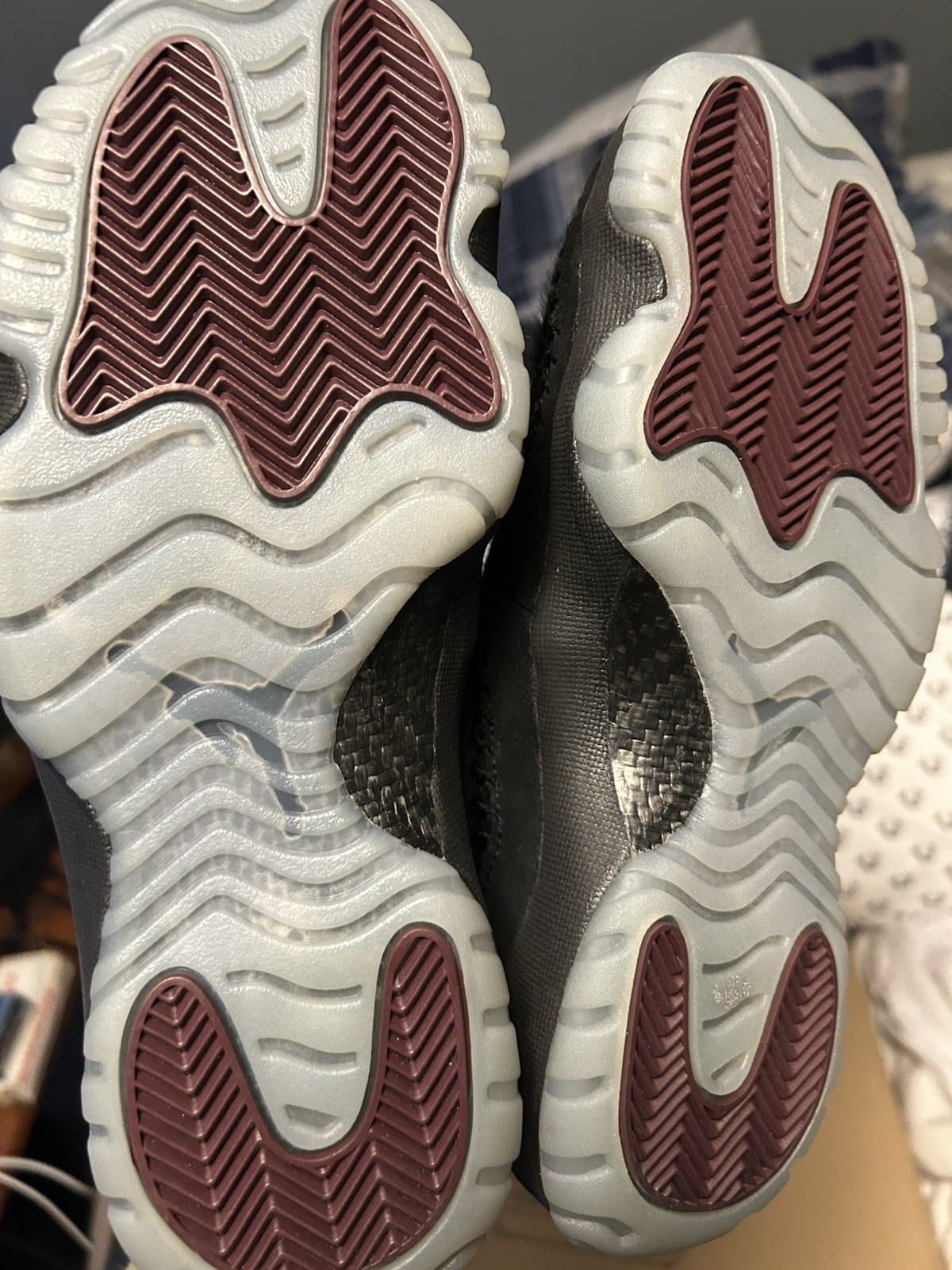 Womens basketball Sz 9 Nike Air Jordan Future Night Maroon’ Black Fur AR0726-006