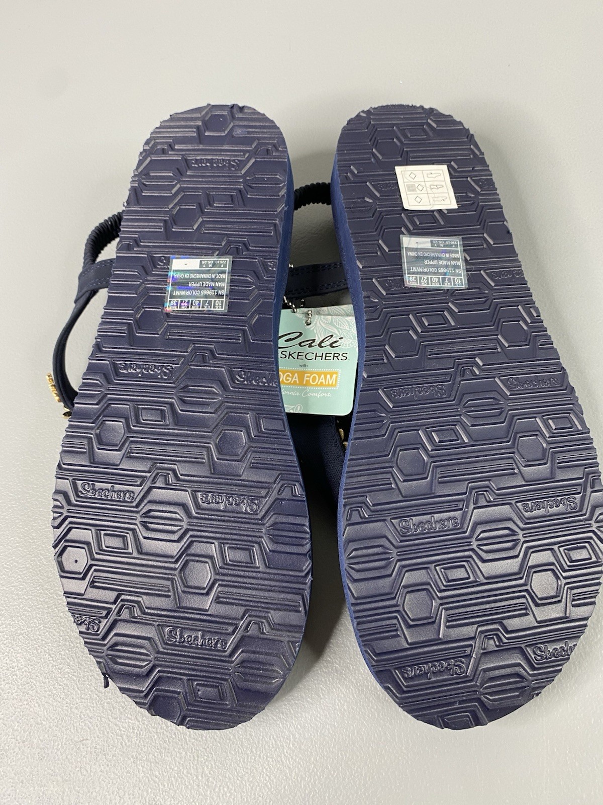 Women Sandals Sz 10 Cali From Skechers Yoga Foam Slip On Multicolor Casual New