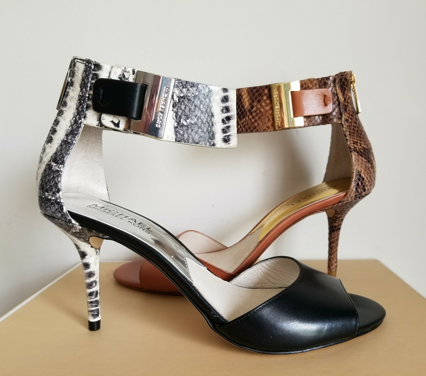 Michael KORS GUILIANA LOVELY EXOTIC SNAKE MK LOGO ZIPPER SANDALS I LOVE SHOES
