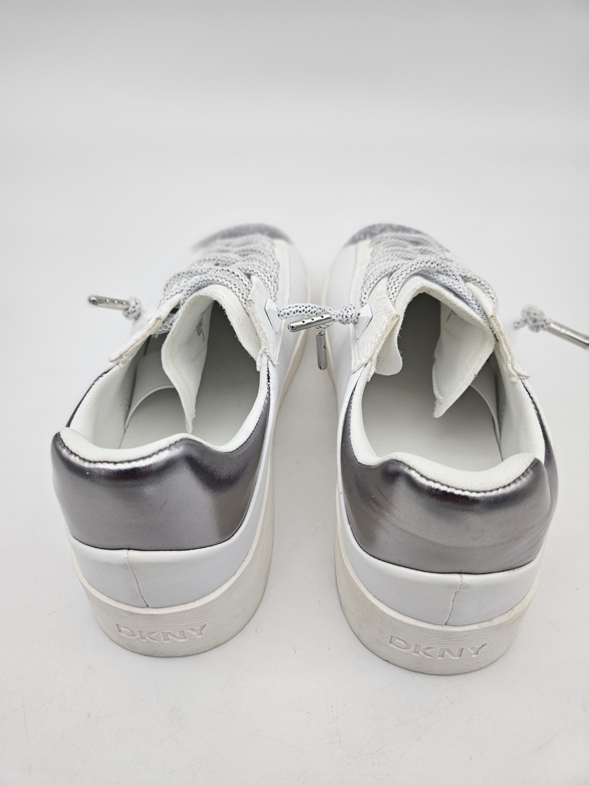 DKNY Ginali Metallic Cap Toe Sneaker Womens 10M