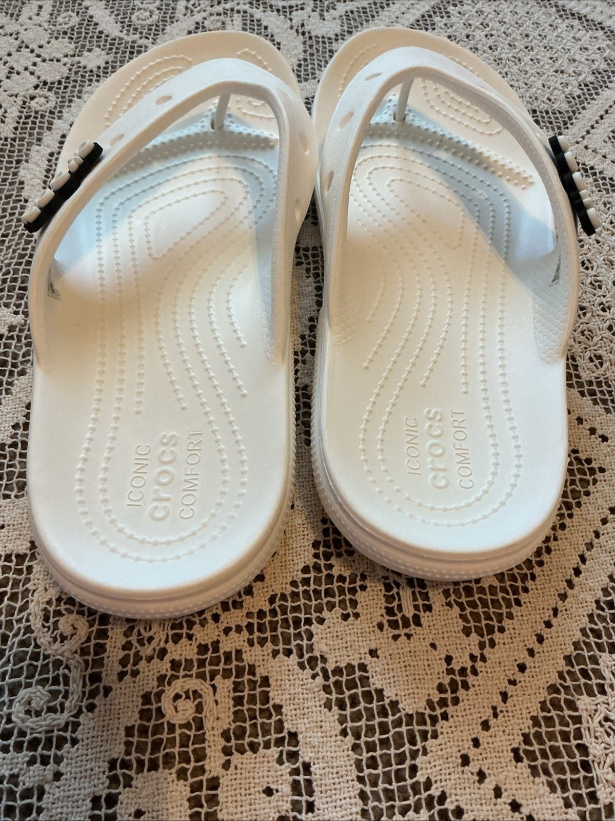 Crocs Unisex Baya White Flip Flops Women’s Size 10 Men’s Size 8