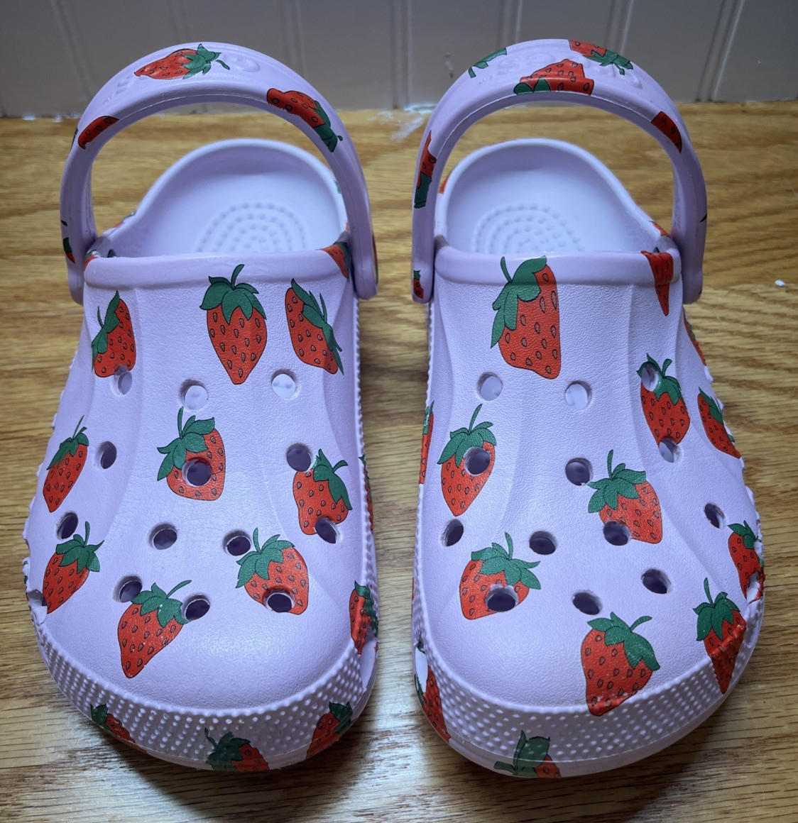 ADULT UNISEX CROCS BAYA SEASONAL CLOG. WATER-FRIENDLY SANDALS.SZ M 10/W12