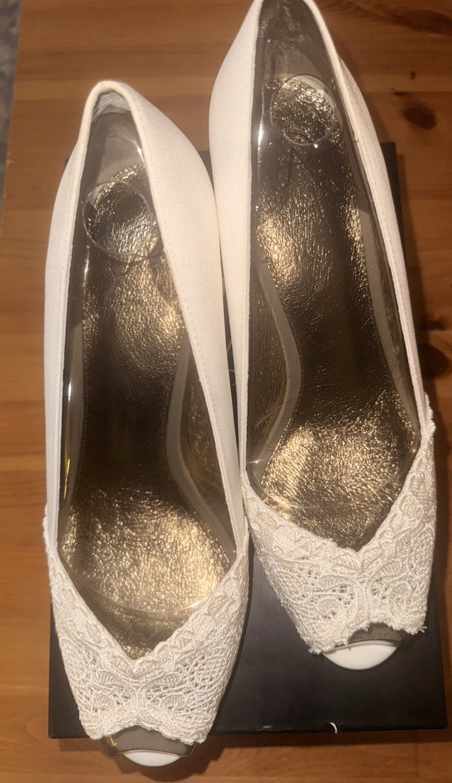 Adrianna Papell Women’s 8.5 Ivory Satin Embroiled Shoes