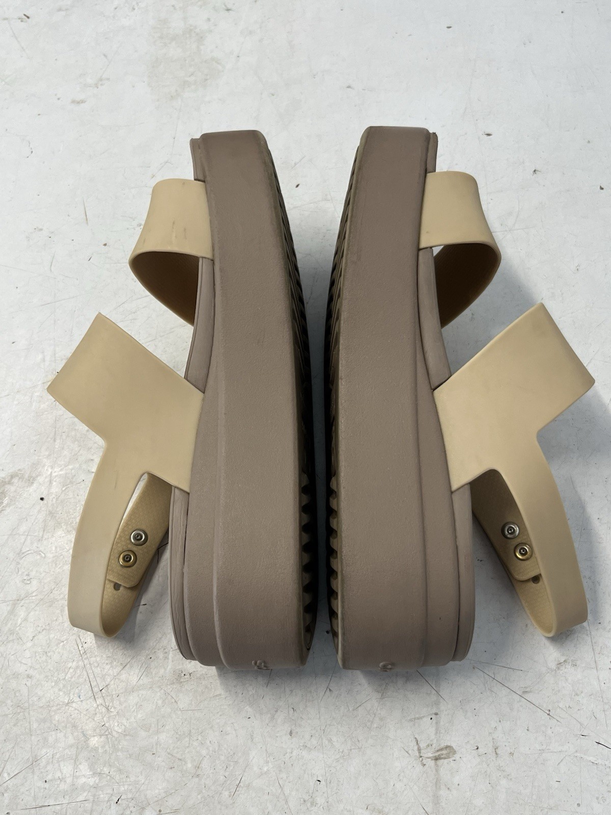 Women’s Crocs LiteRide Brooklyn Latte beige platform low wedge sandals size 7 M