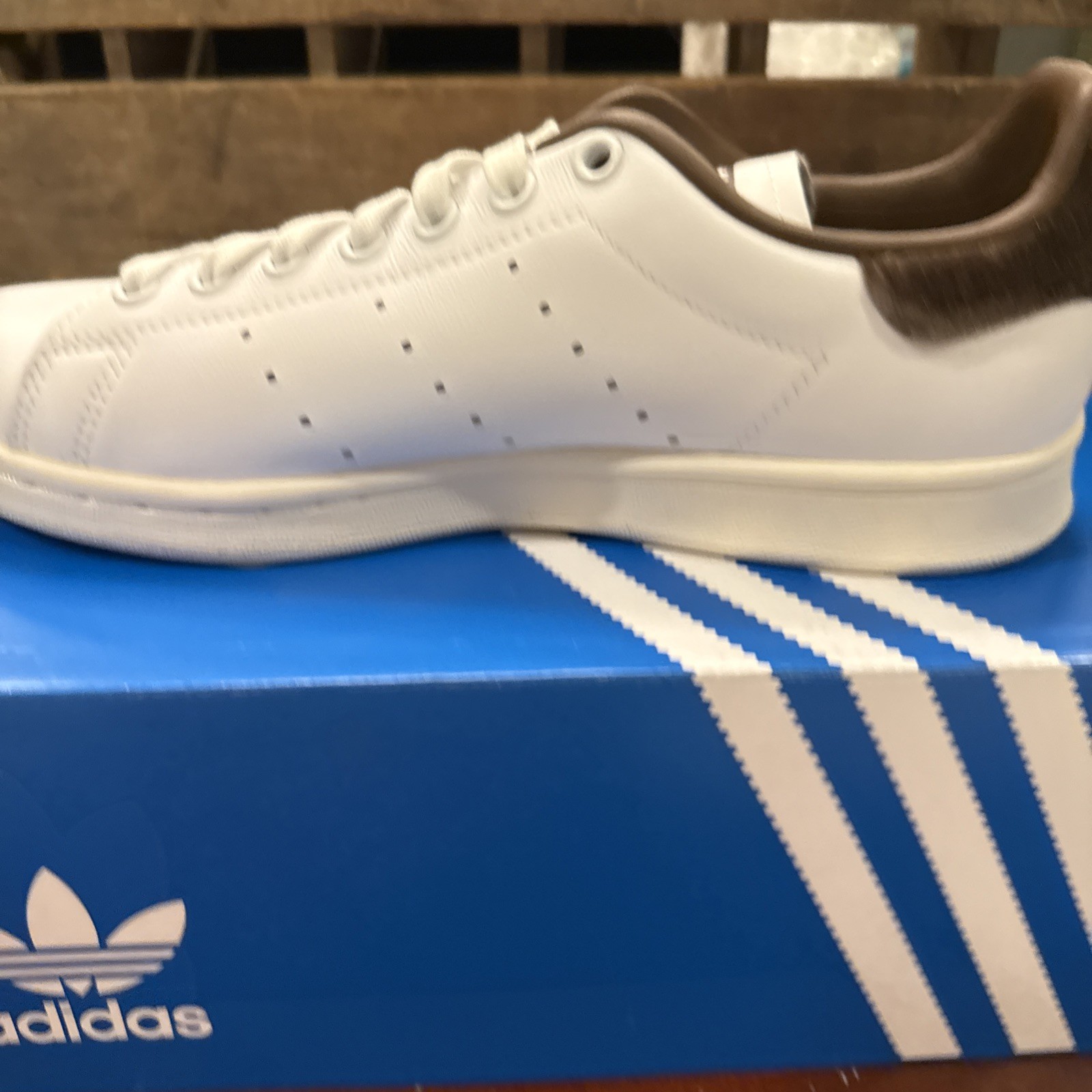 NEW AUTHENTIC ADIDAS ORIGINALS STAN SMITH CLOUD WHITE GOLD MET BROWN WOMENS US 9