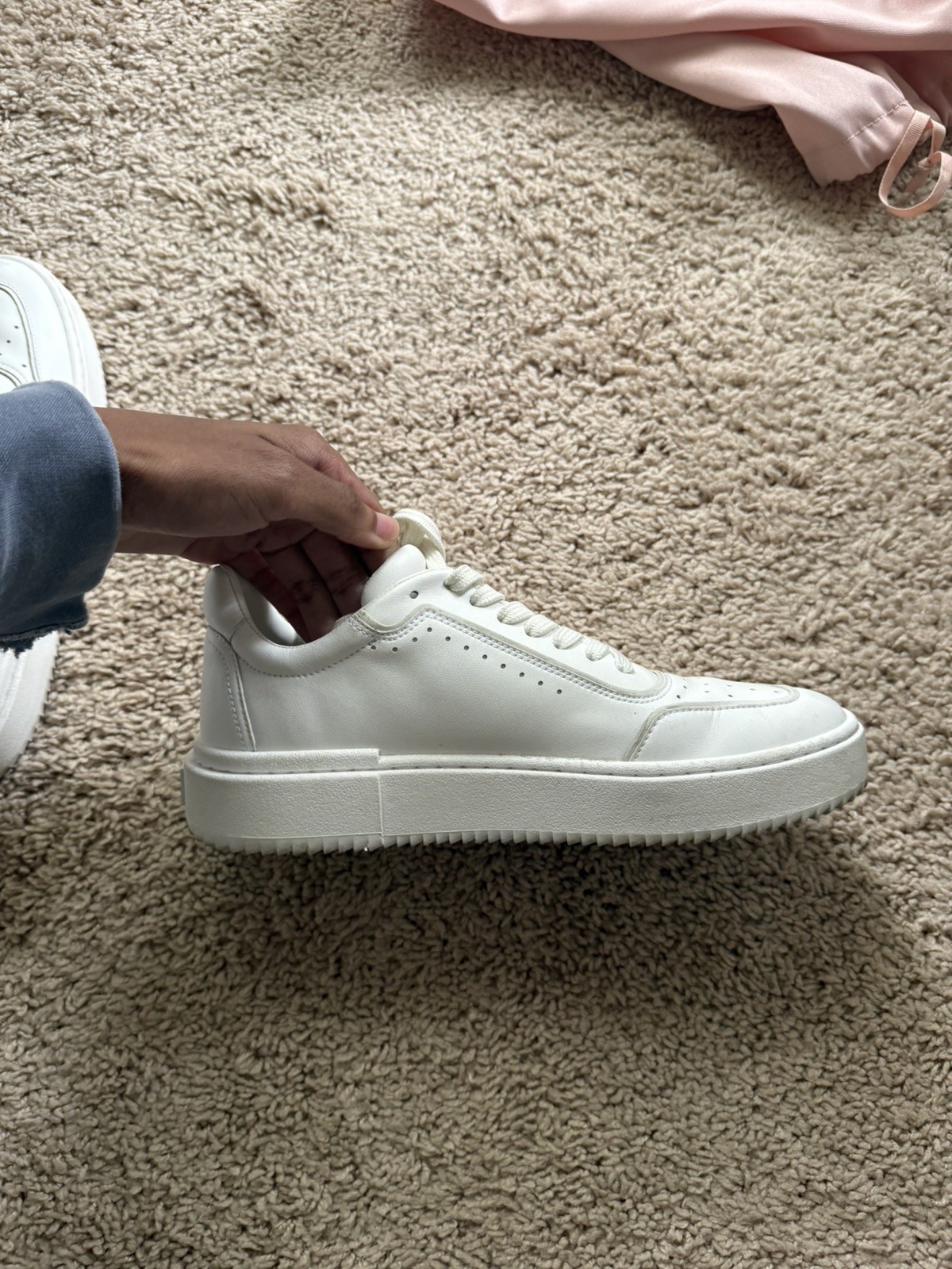 Stuart Weitzman Ryan Low-Top Leather Sneakers White Size US8