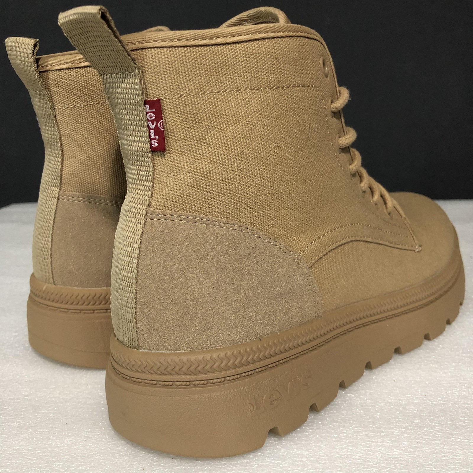 Levi’s Boots Womens Size 8.5 Beige Canvas Combat Ankle Lug Sole Casual Workwear
