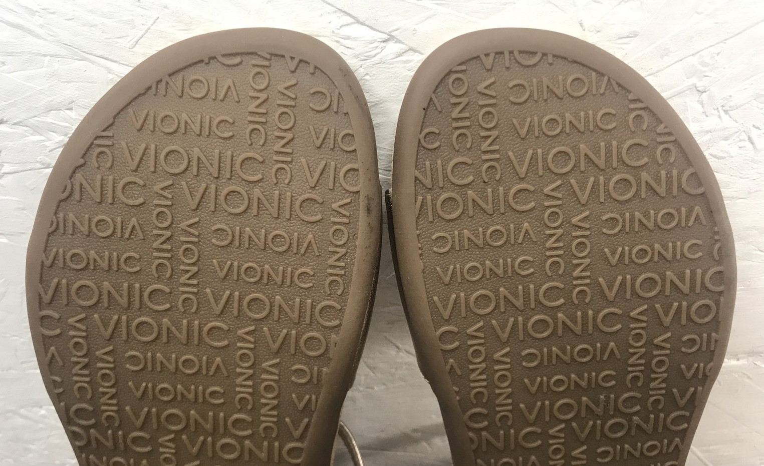 *See Description Vionic Alita Women’s Sandals Metallic Gold Leather Size 11W