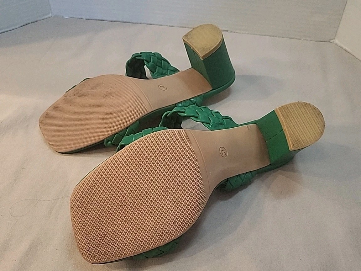 Women’s Evening Heels Green Dress Sandals Square Toe Size 6.5 M 2.5″ In Heels