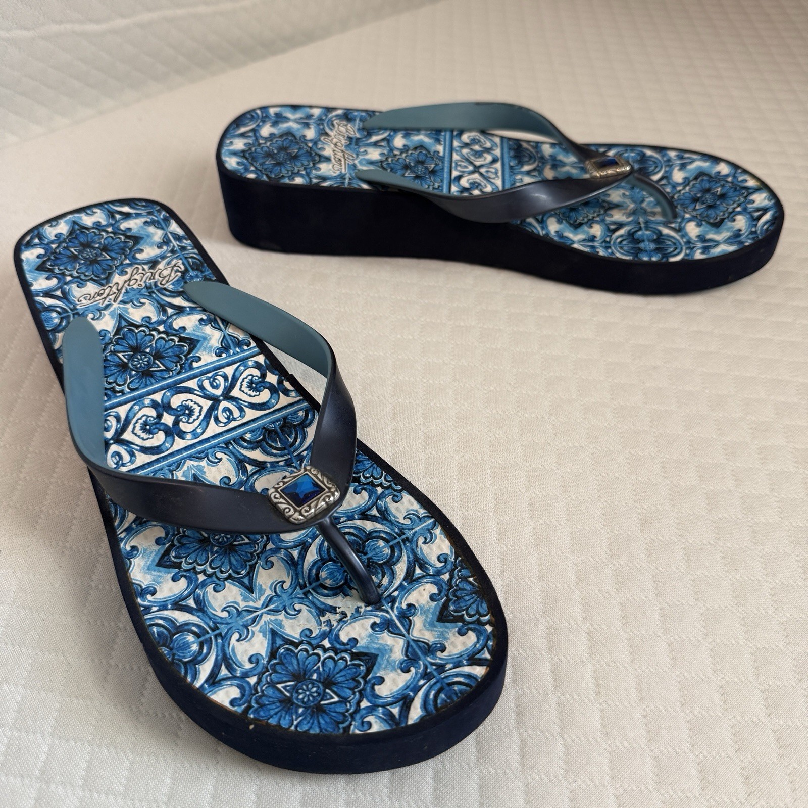 Brighton Platform Thong Flip Flops 10 Blue White Tile Print Sandals Jewel Luxury