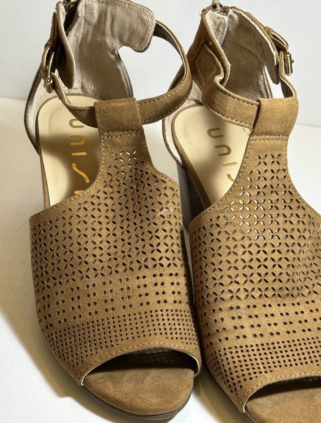 Unisa Tan Perforated Peep Toe Block Heel Sandals Ankle Strap Womens 7M