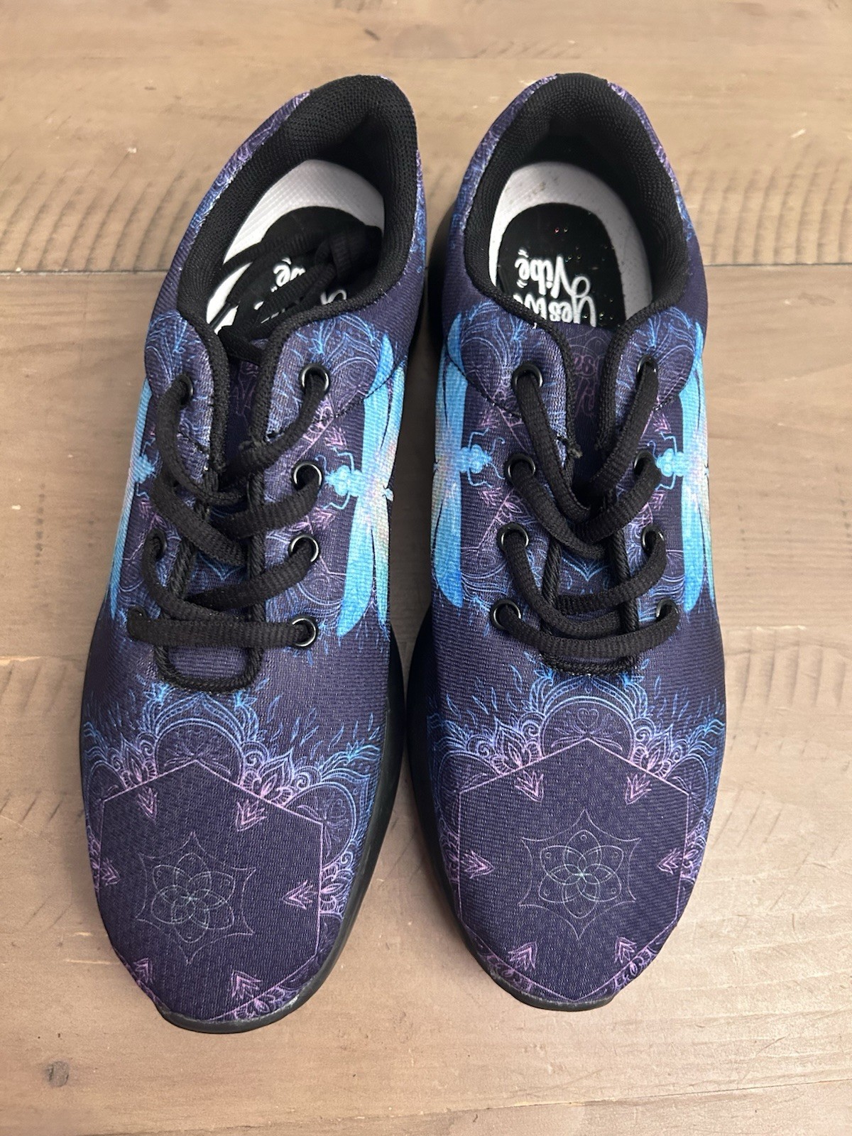 Dragonfly Yes We Vibe Women’s Sneakers – Size 8 never worn