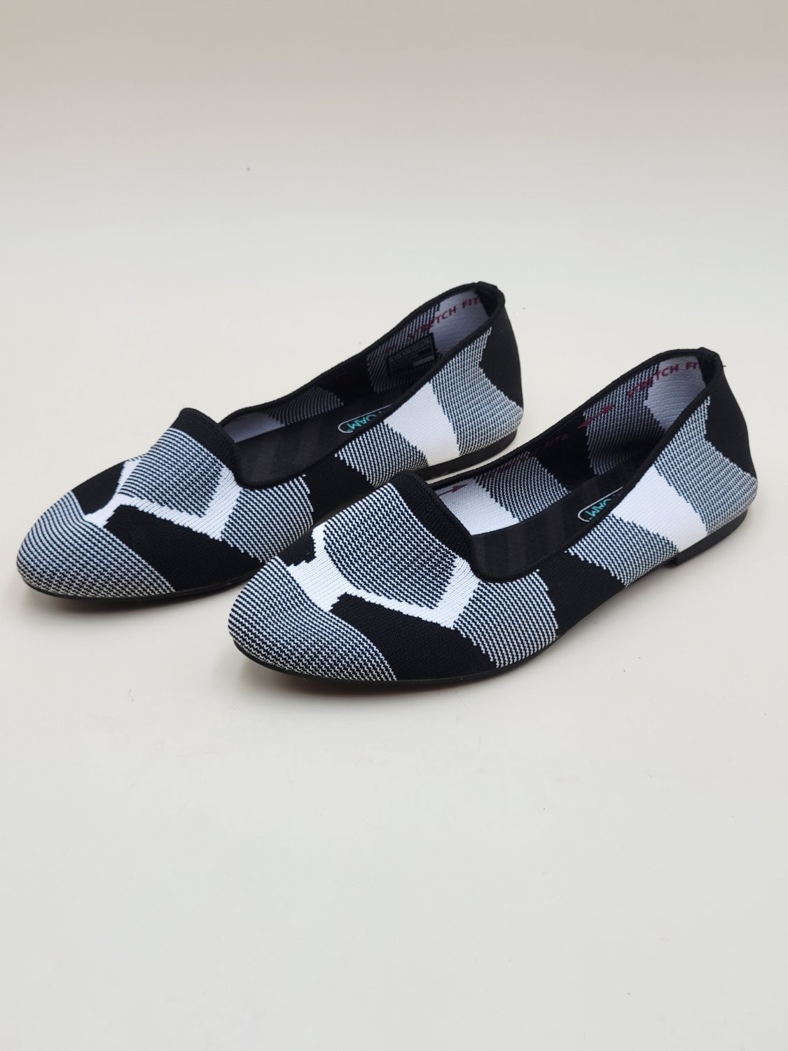 Skechers Cleo Sherlock Black White Geometric Chevron Knit Ballet Flats Size 8.5