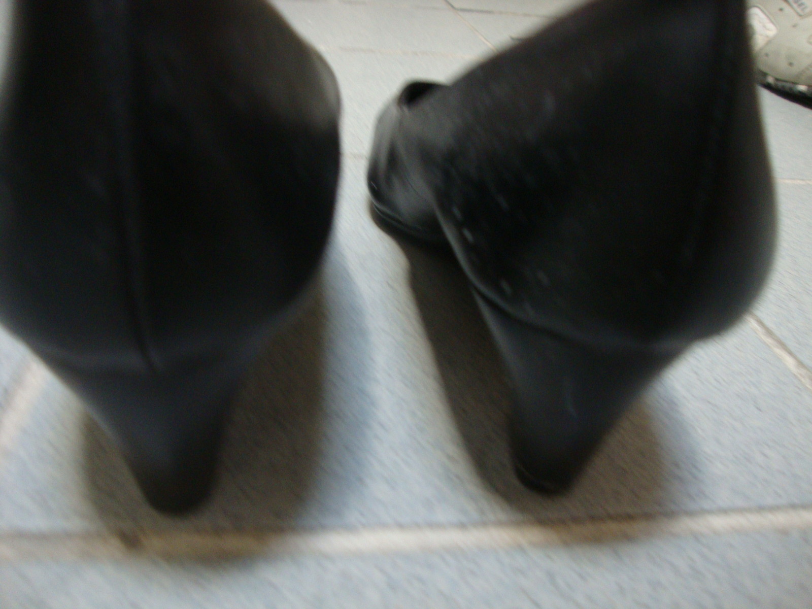 Predictions’ Black size 5.5 Low (3/4 in. to 1 1/2 in.) heel classic pump