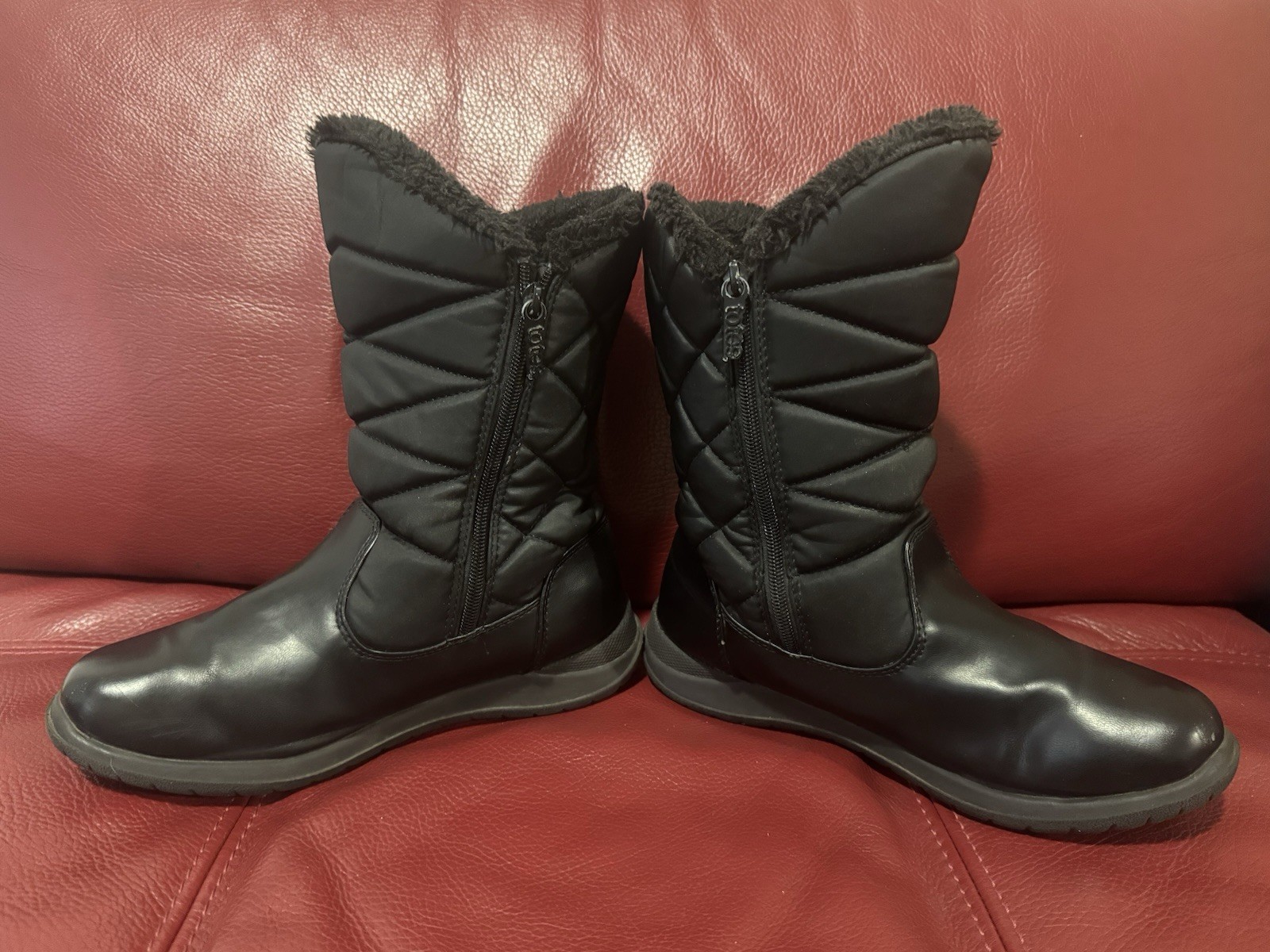 Totes Women’s Black Mid-Calf Boots Size 8.5 Side Zip Faux Fur Lined