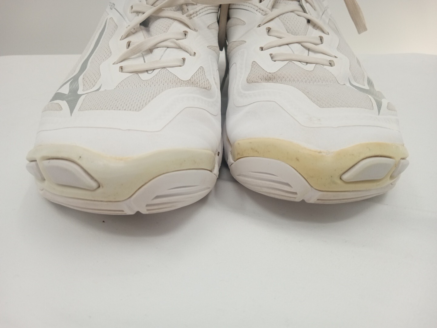 Mizuno Wave Lightning Z6 VolleyballShoes Women’s 9.5 White Athletic Sports