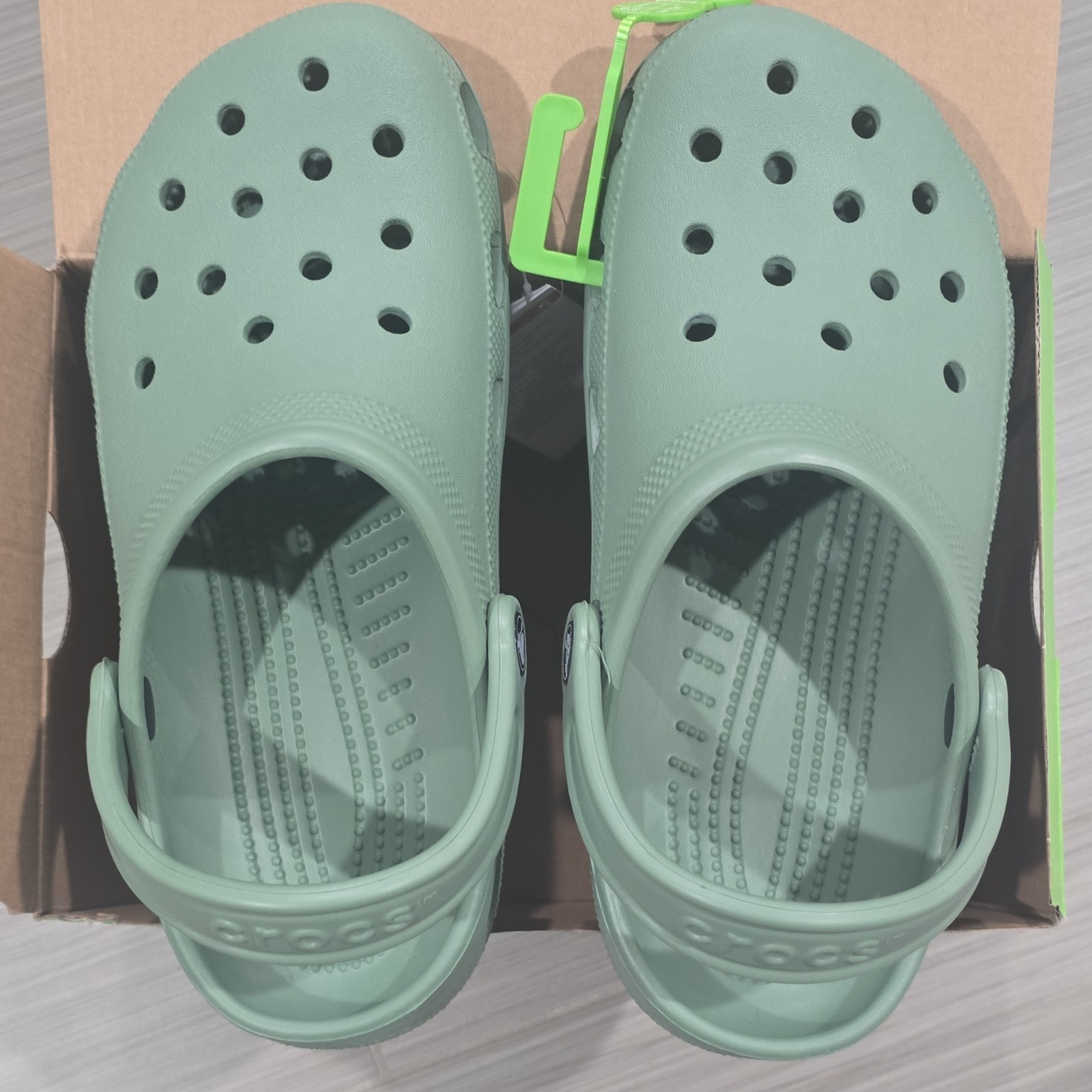 Crocs Classic Clog Green Women’s US 6 Slip-On Lightweight Breathable Comfort