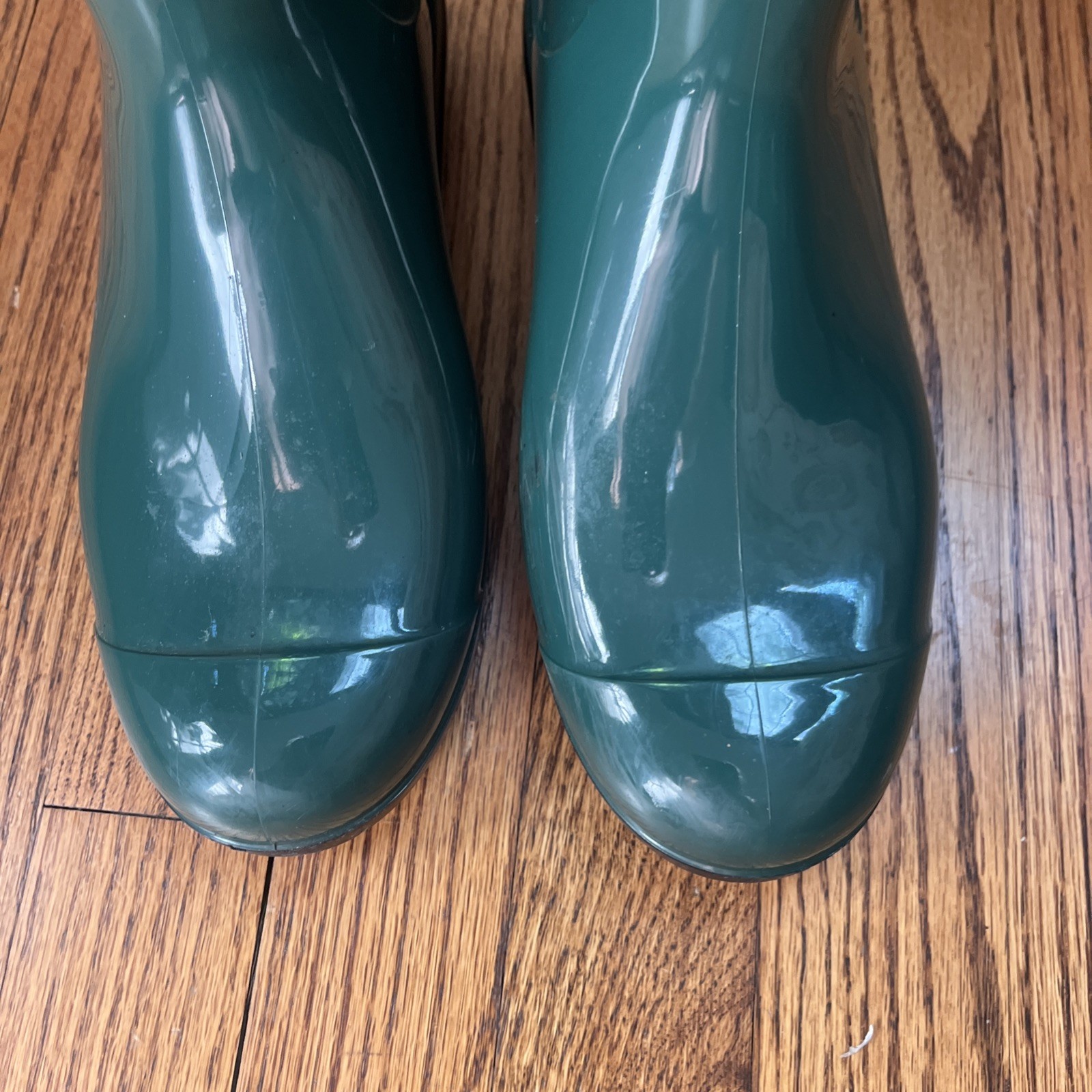 UGG Sienna Glossy Pine Green Rain Boots Size 8 Women’s Waterproof EUC