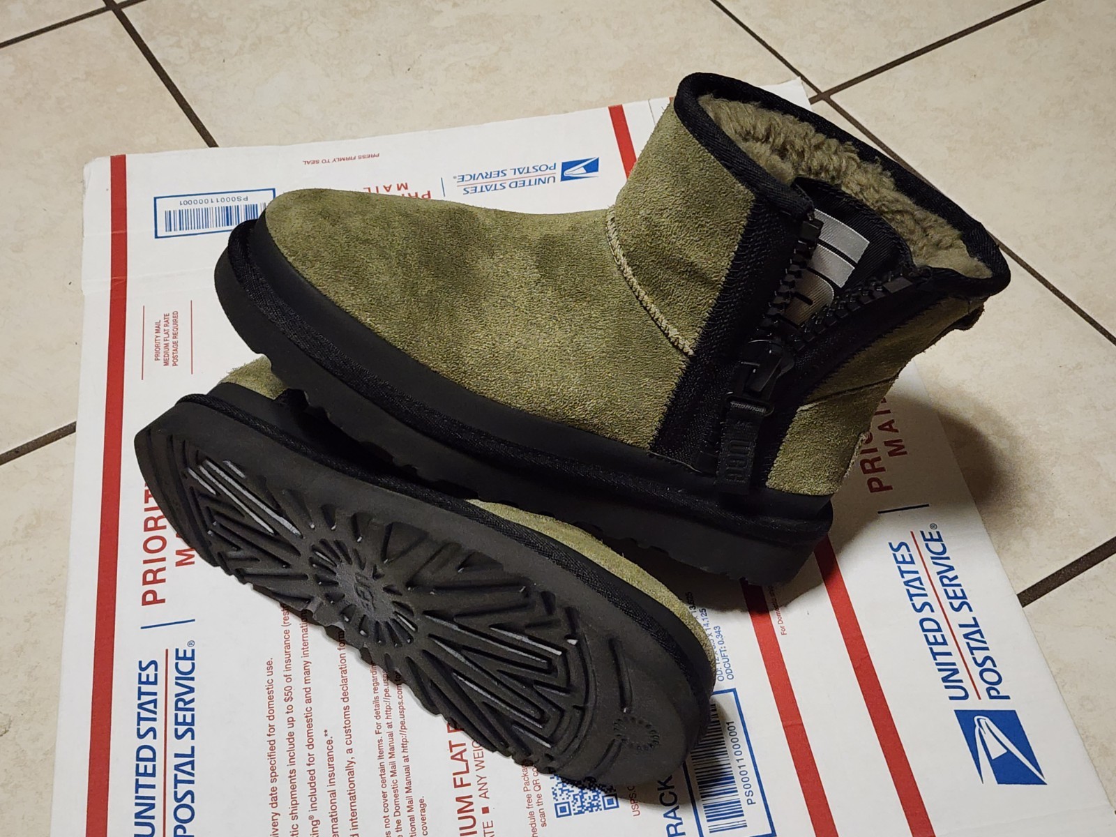 UGG Womens Classic Mini Zipper Tape Logo Boot Burnt Olive 1144034 Size 6
