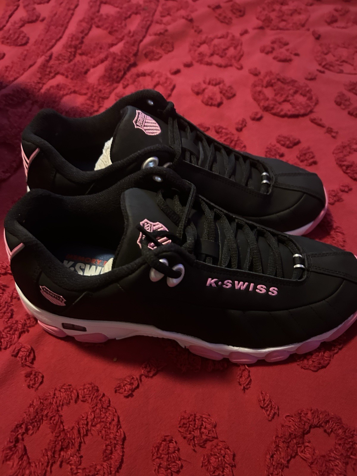 K-Swiss ST329 CMF Women’s Memory Foam Lace-Up Low Top Sneakers Black/Pink/White
