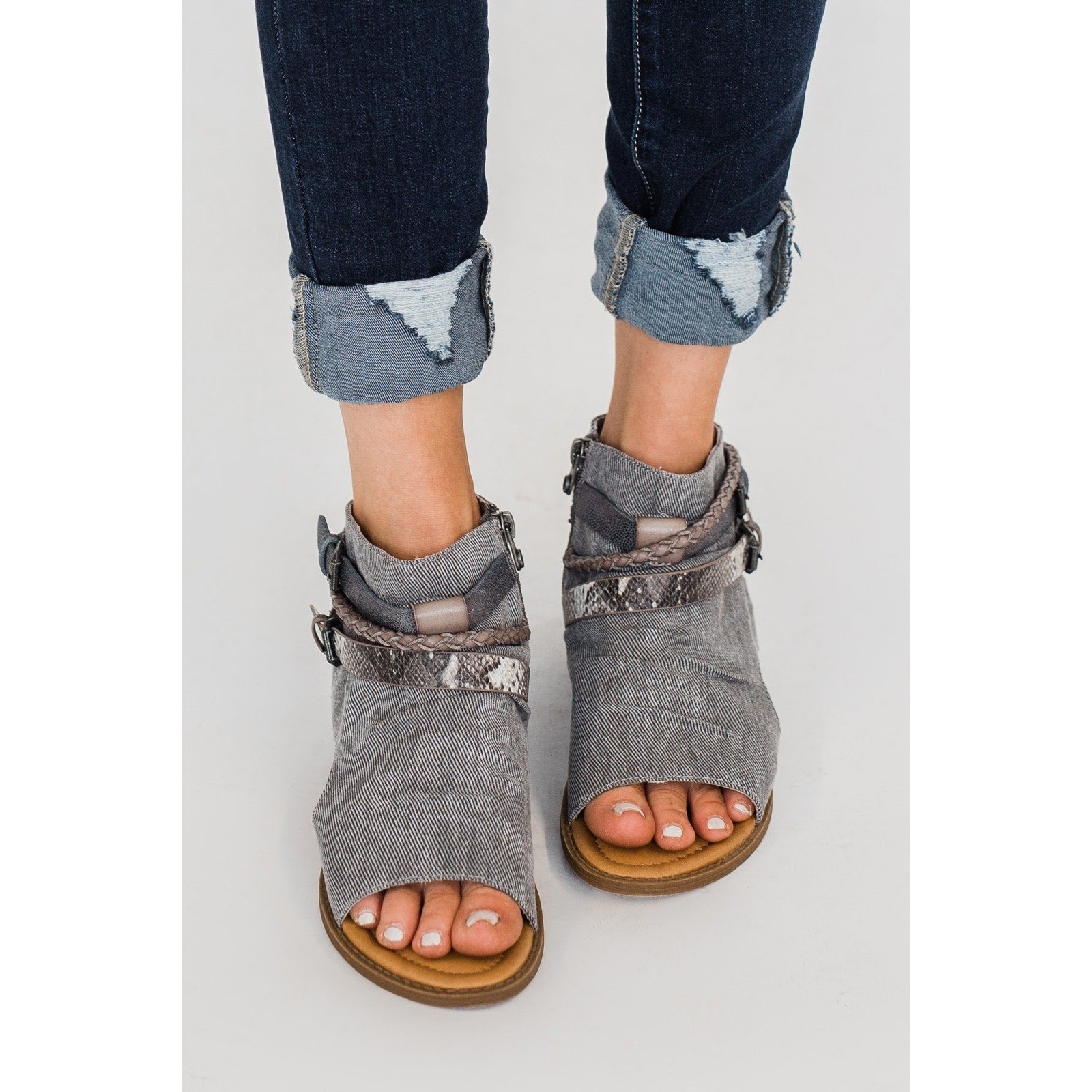 Blowfish Malibu Babie Smokey Grey Canvas Ankle Strap Sandals Womens 7.5