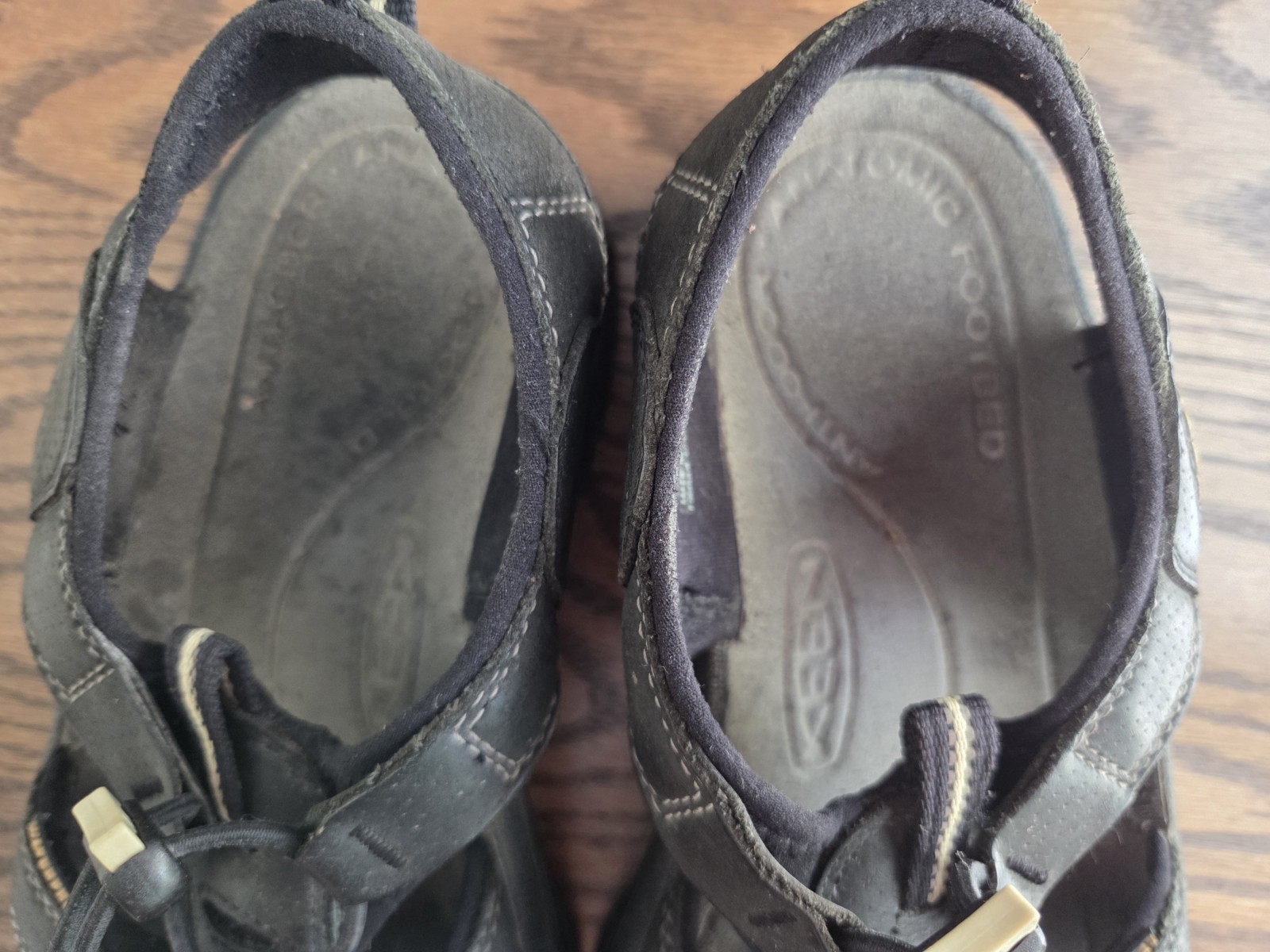 KEEN NEWPORT SANDALS ~ BLACK NUBUCK LEATHER ~ WMN 10.5 / MEN 9.5 ~ EUC+FREE S&H