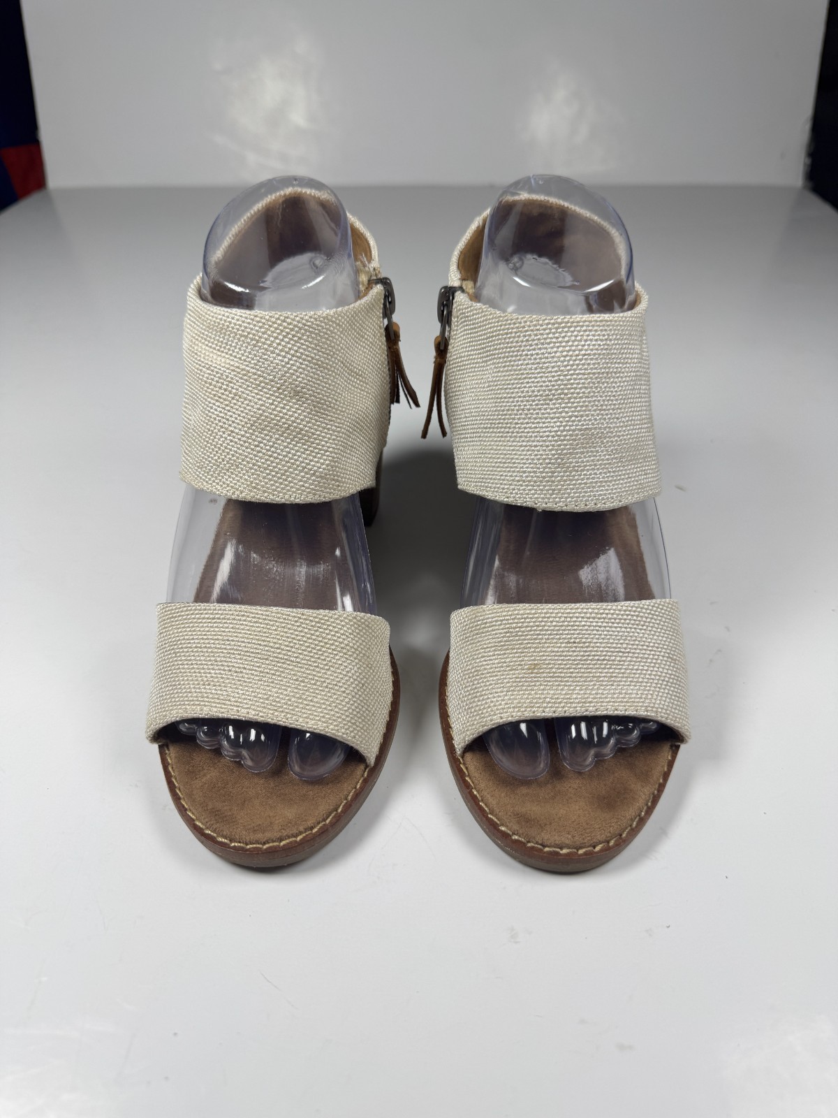 Toms Majorca Strappy Womens US 7.5 Beige Side Zip Block Heel Cutout Sandals