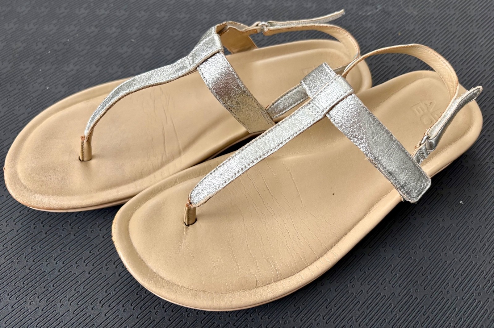 ABEO Oasis T-Strap Sandal Women Orthopedic 8.5 Silver Neutral Arch Used