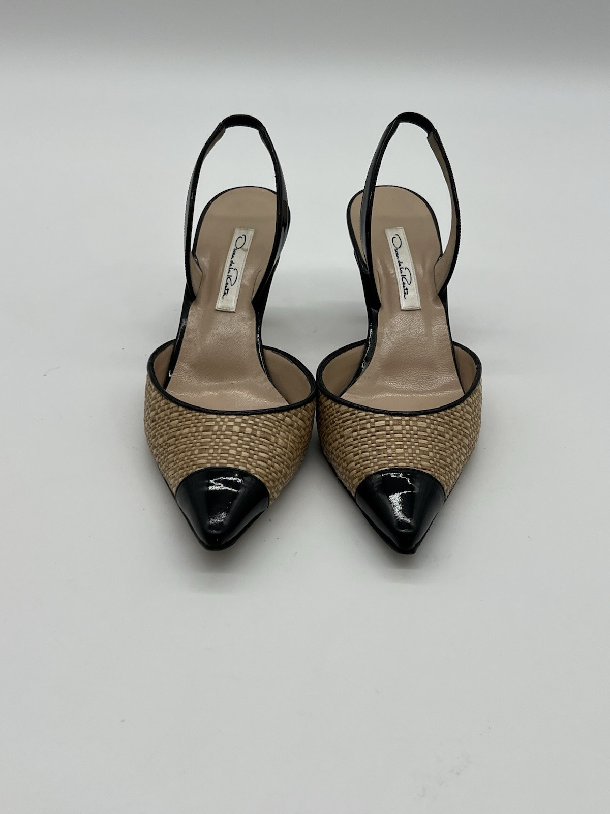 Oscar De La Renta women 37.5 US 7 Cream Raffia Black Patent Slingback Heel Shoes