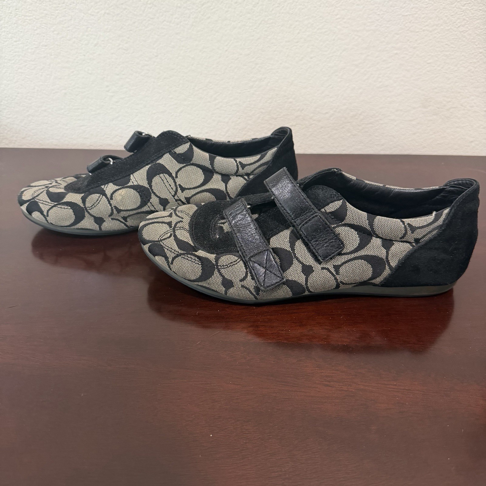 Women’s Vintage Coach Signature Gretel Black Strap Sneakers Size 8