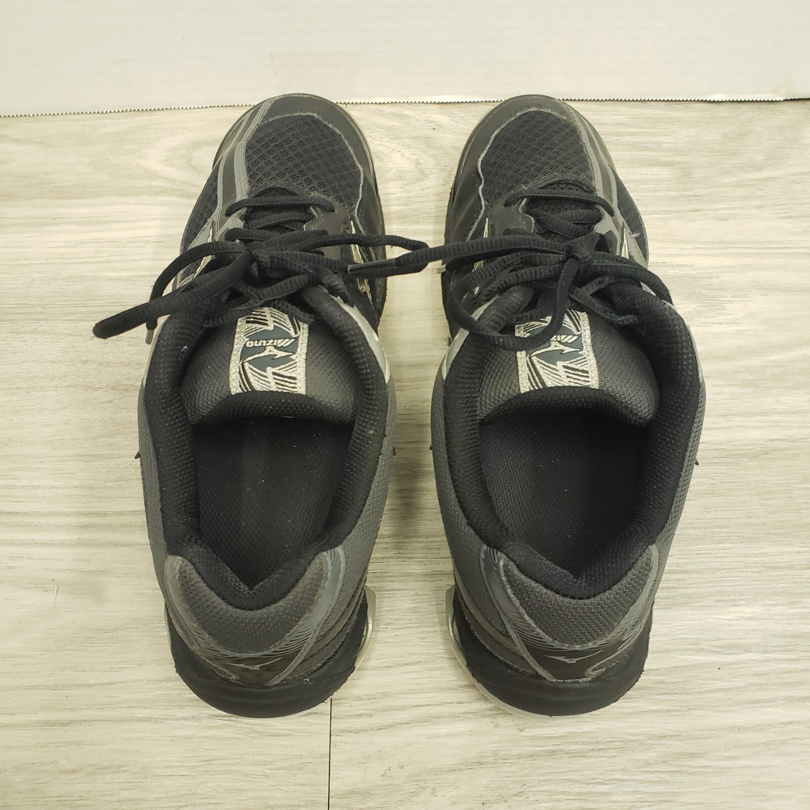 Mizuno Wave Bolt 6 Black Athletic Running Shoes Sneakers Size 9 Women Volleyball