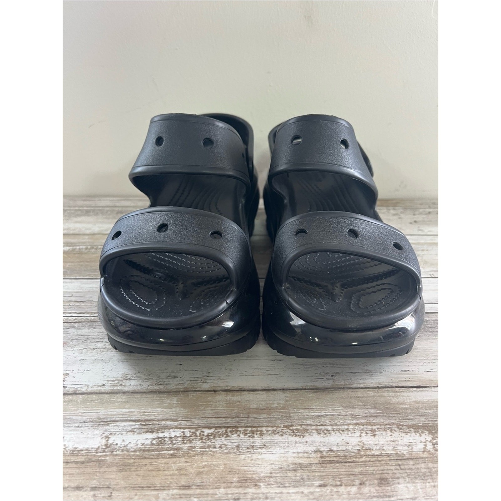 Crocs Classic Mega Crush Platform Sandal Women Size 11