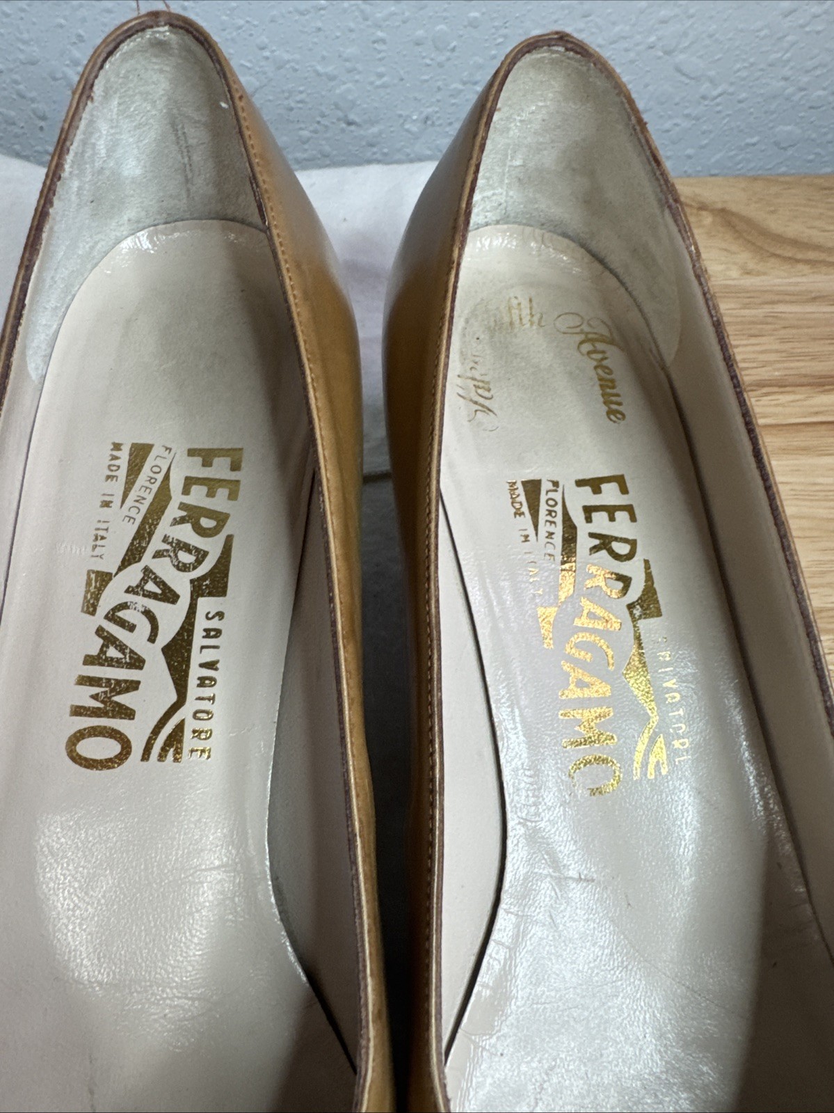Vintage Salvatore Ferragamo Italy Tan Leather Pumps Shoes sz 8 AAA Narrow